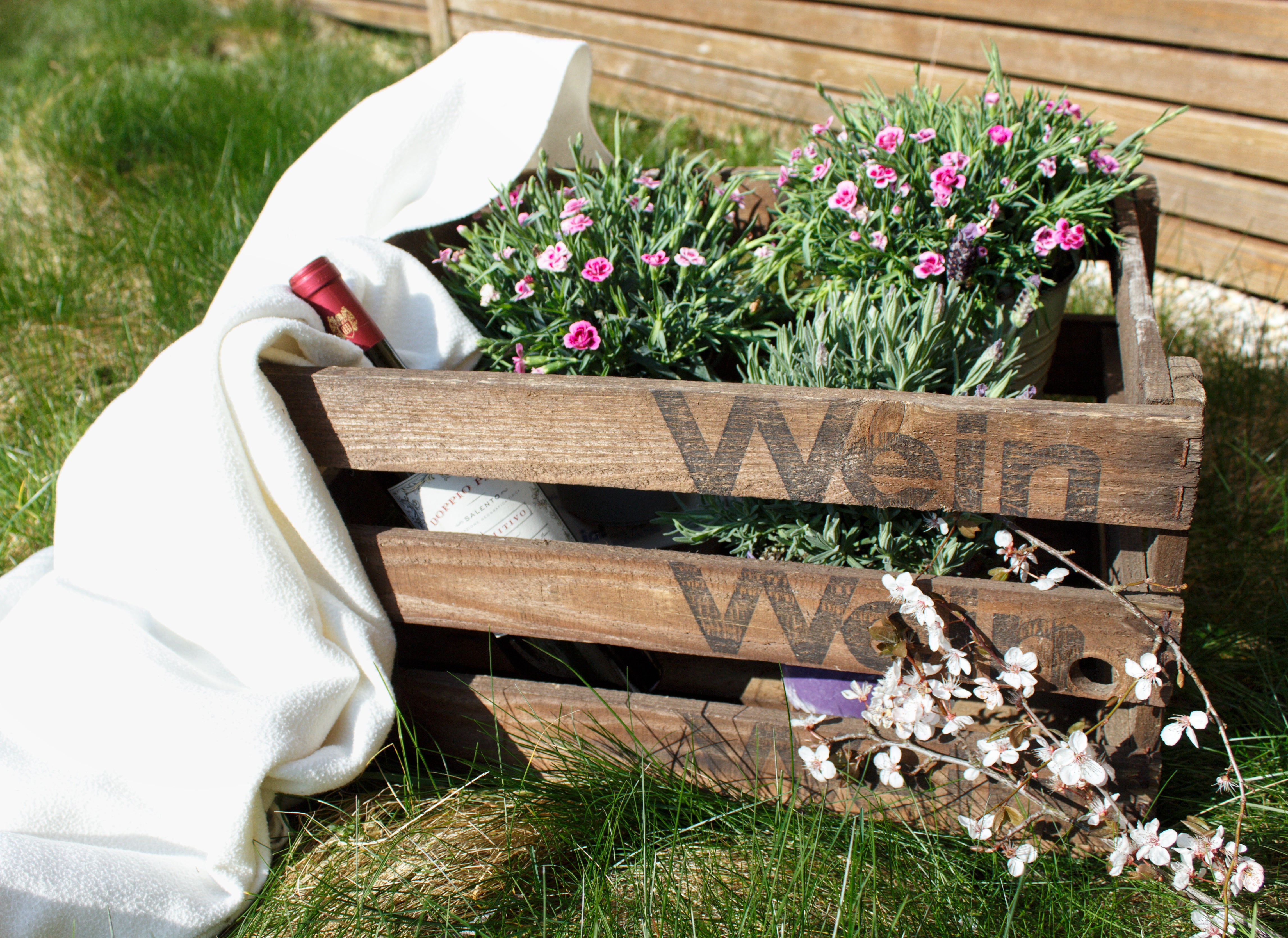 Originale Weinkiste WEIN WEIN WEIN 50x35x28 cm / Obstkiste / Dekokiste / Holzkiste / Gartenkiste- HolzRepublik