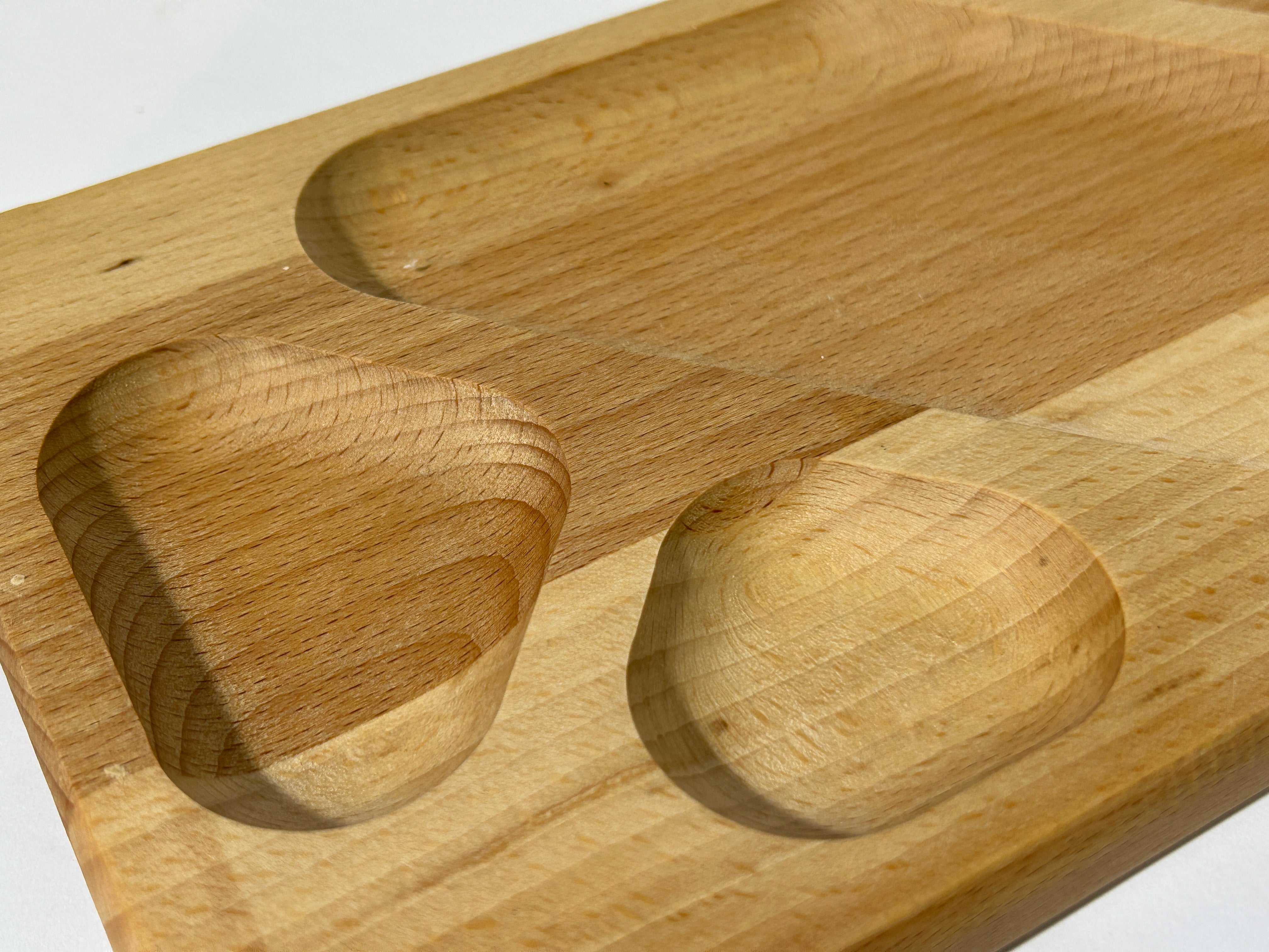 Holzteller mit Unterteilungen aus Buchenholz- HolzRepublik