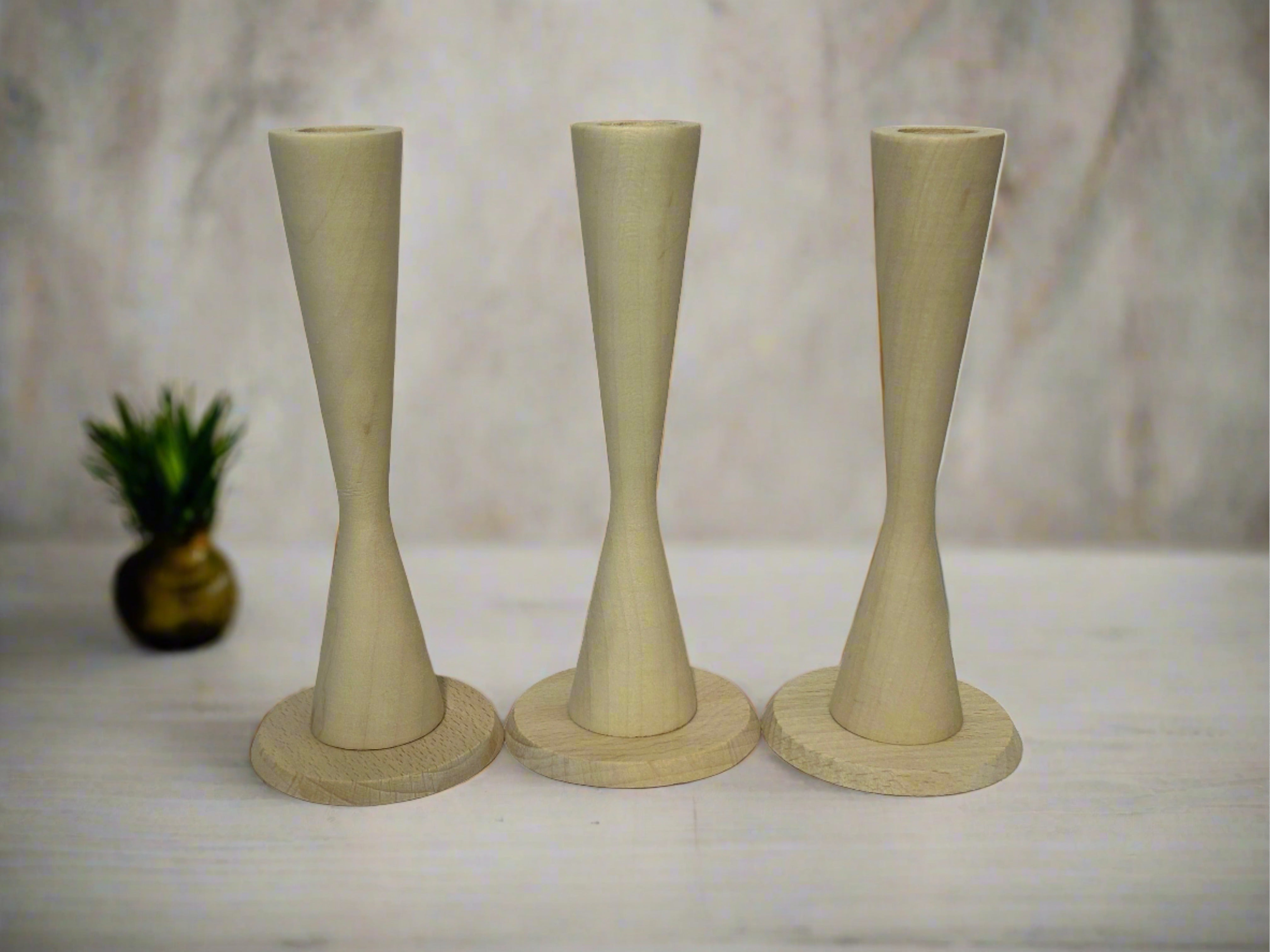 Handgefertigtes Holzkerzenhalter Sanduhr: Flair für Ihr Zuhause- HolzRepublik