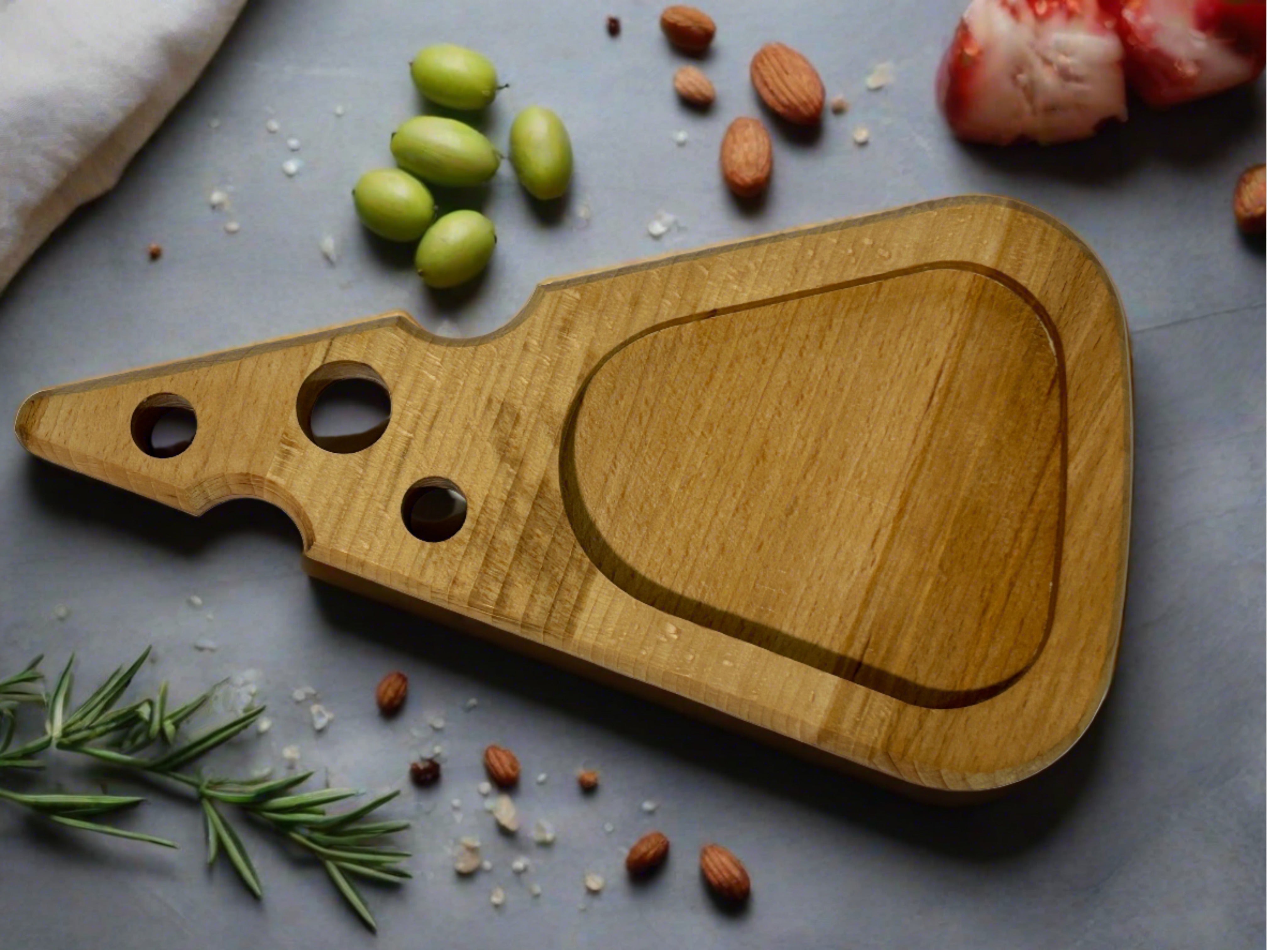 Käseplatten-Servierbrett in Käsescheibenform- HolzRepublik
