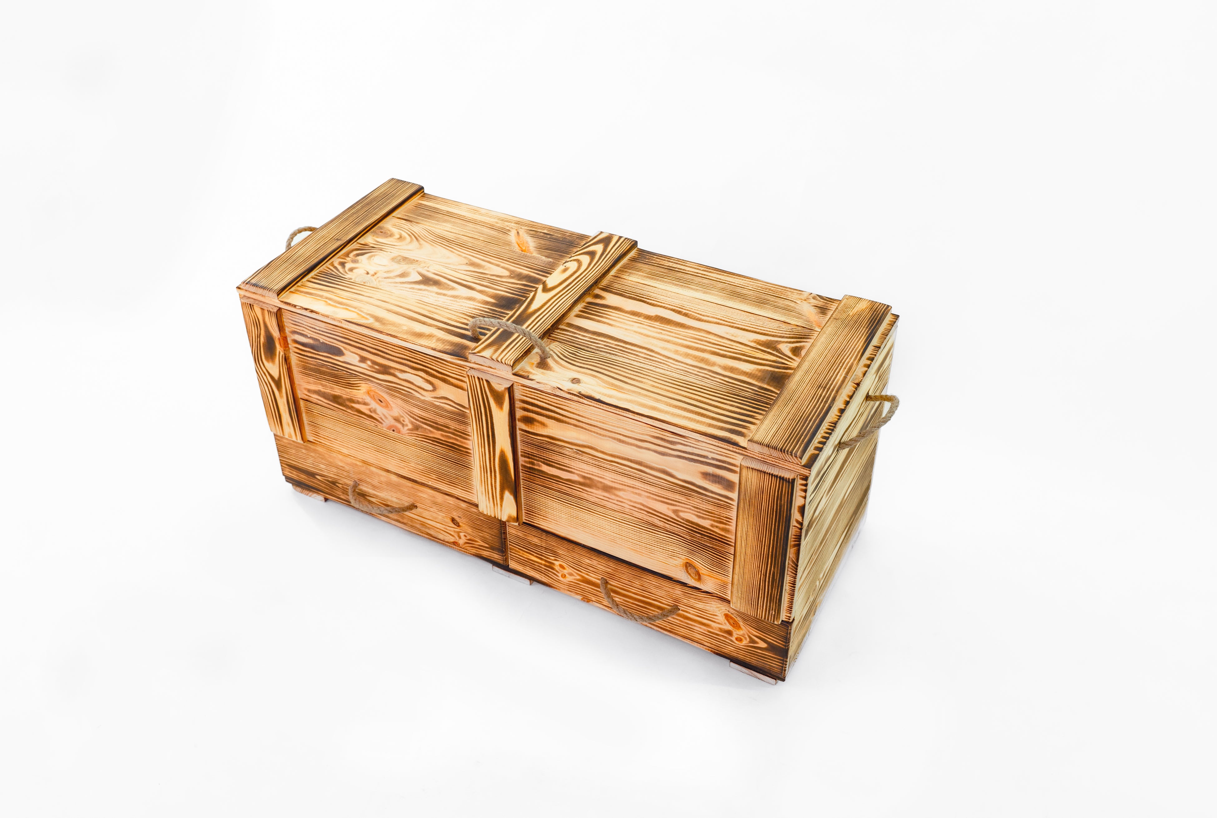 Holztruhe / Weihnachtstruhe Geflammt 100x46x40 cm mit Tablett und Holzweihnachtsbaum- HolzRepublik