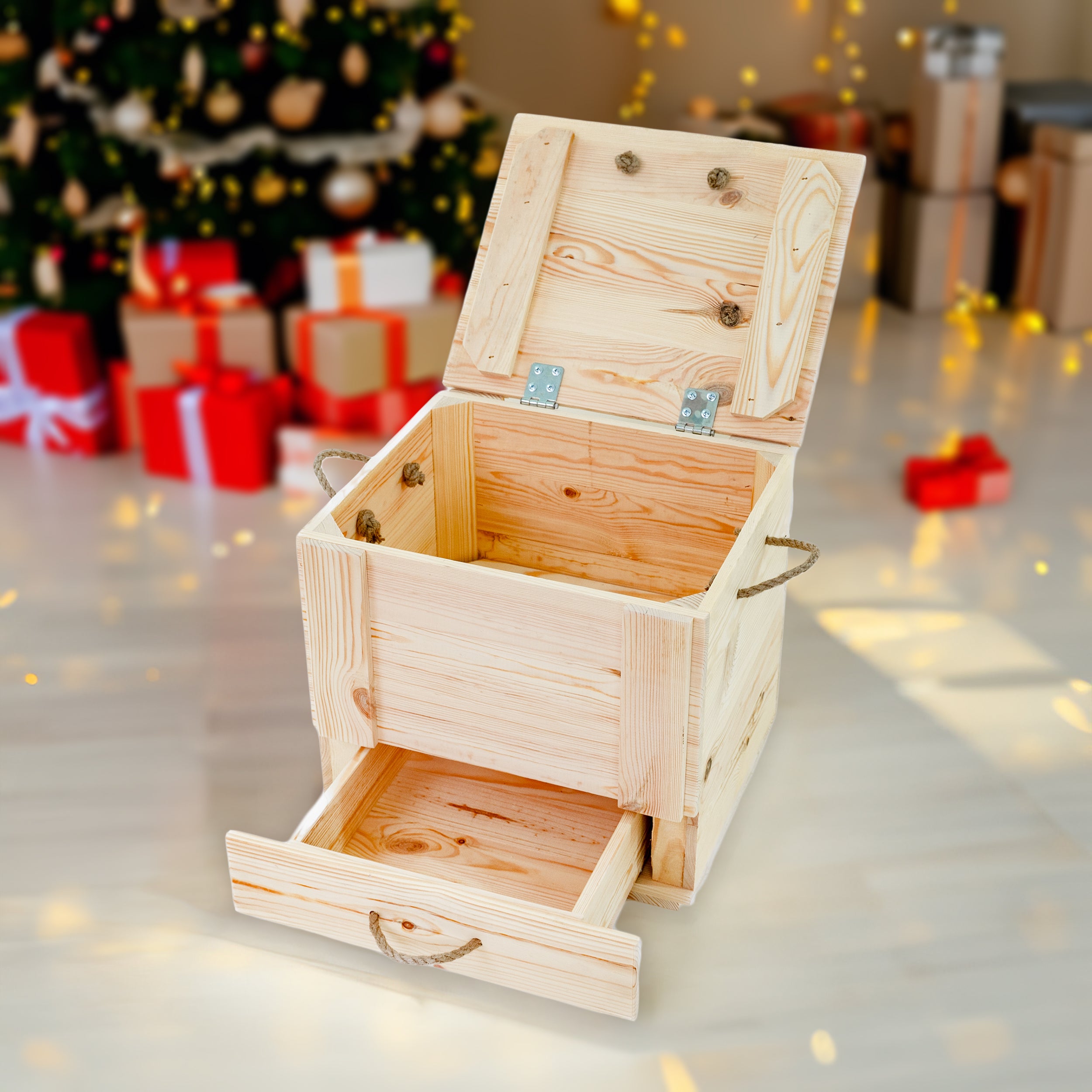 Holztruhe / Weihnachtstruhe Natur 43x37,5x40 cm mit Tablett und Holzweihnachtsbaum- HolzRepublik