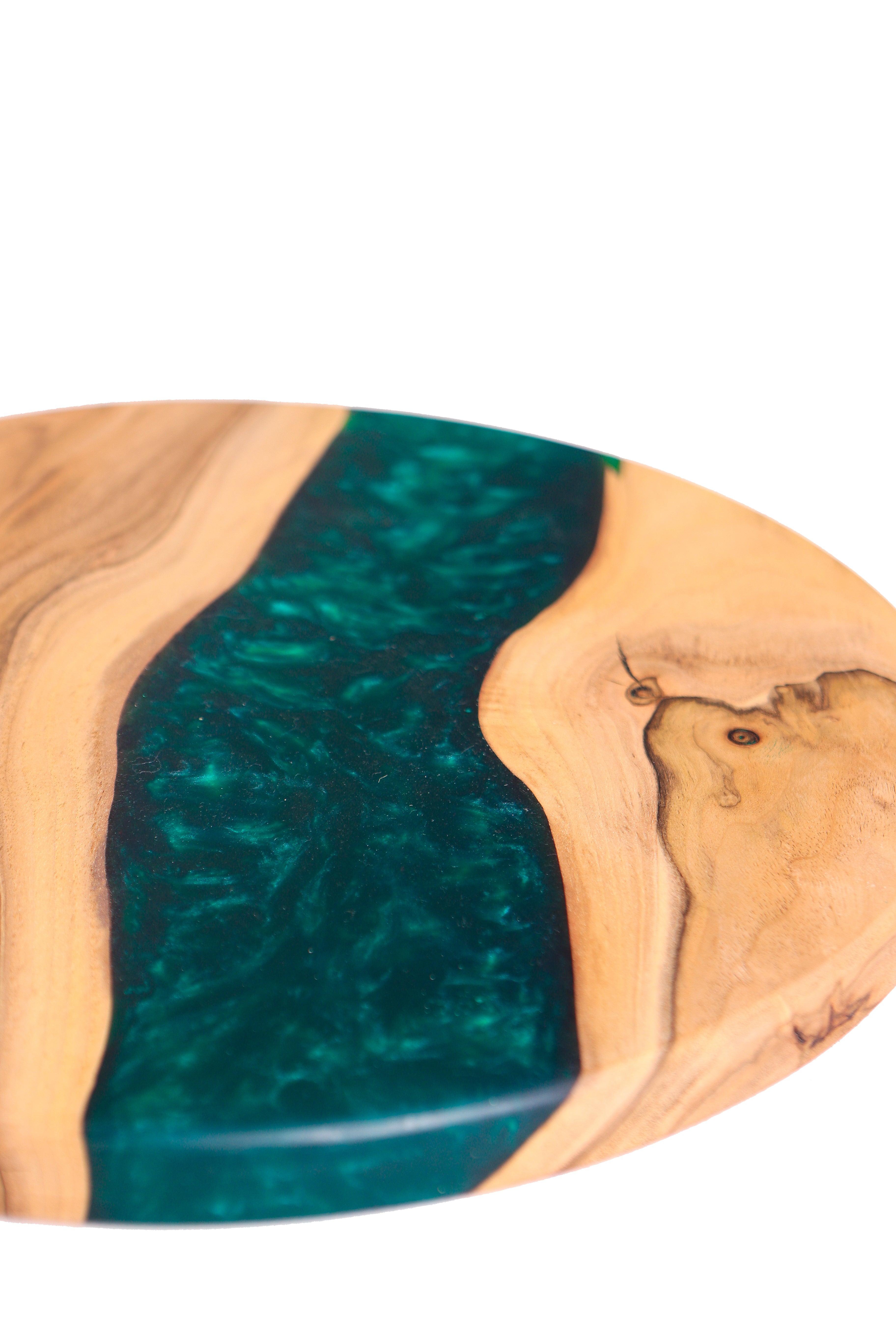Runder Couchtisch mit grünem Epoxidharz / Beistelltisch aus Massivholz / Design-Couchtisch / Unikat- HolzRepublik