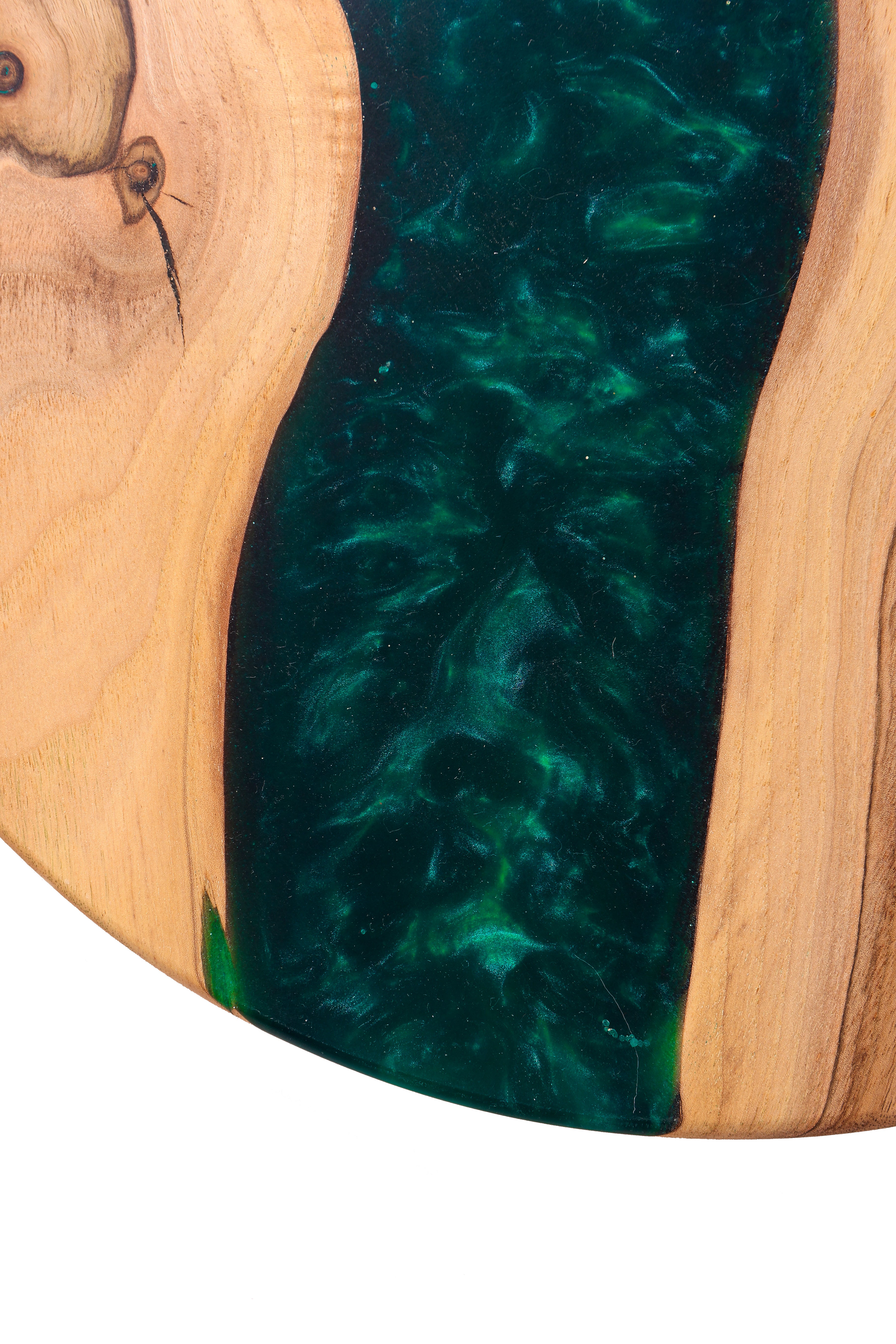 Runder Couchtisch mit grünem Epoxidharz / Beistelltisch aus Massivholz / Design-Couchtisch / Unikat- HolzRepublik