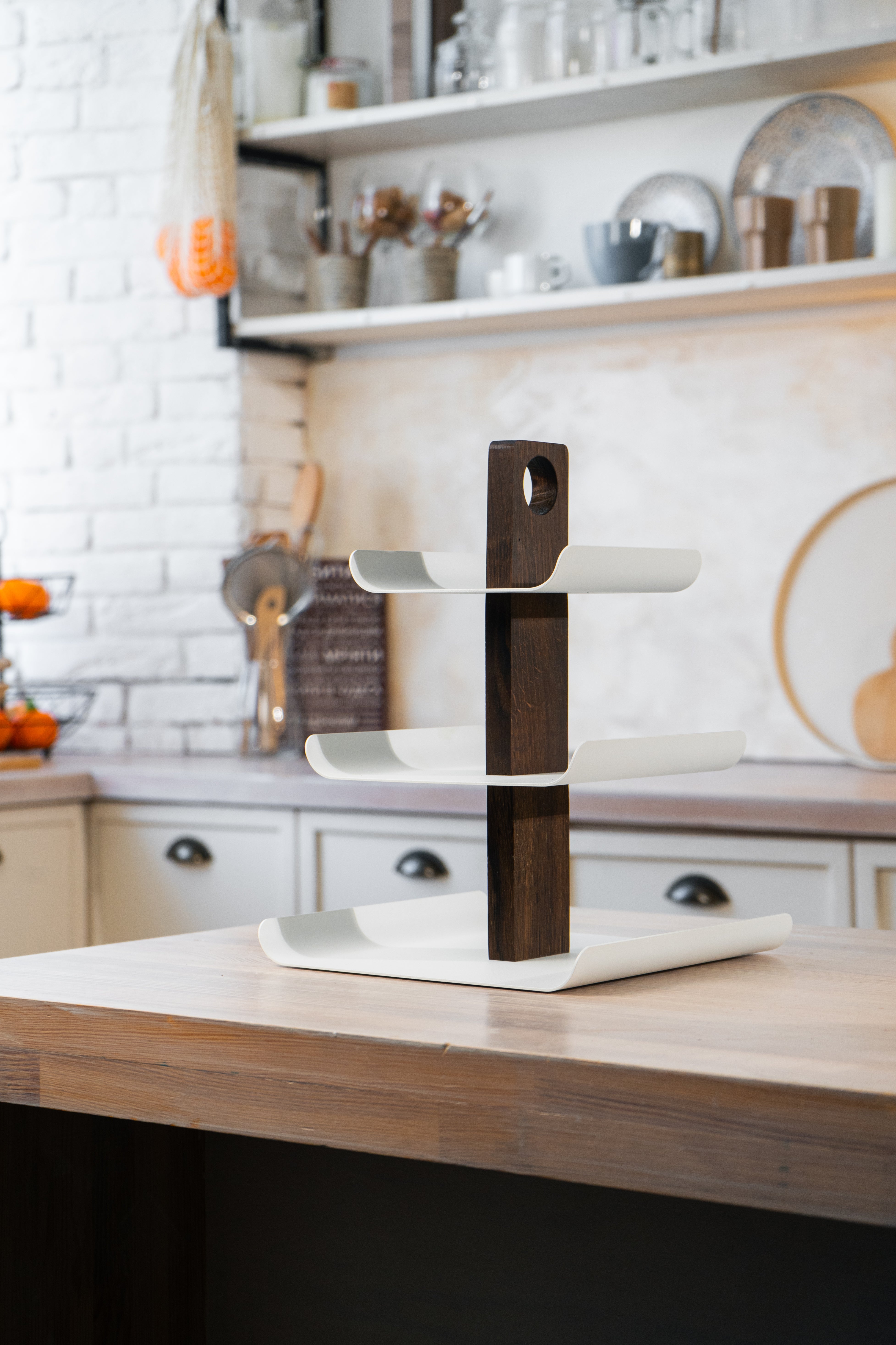 3-stöckige Etagere aus Holz und Metall – Servierständer für Cupcakes, Obst & Desserts / Kuchenständer / Gebäckständer / Candy Bar - Weiß- HolzRepublik