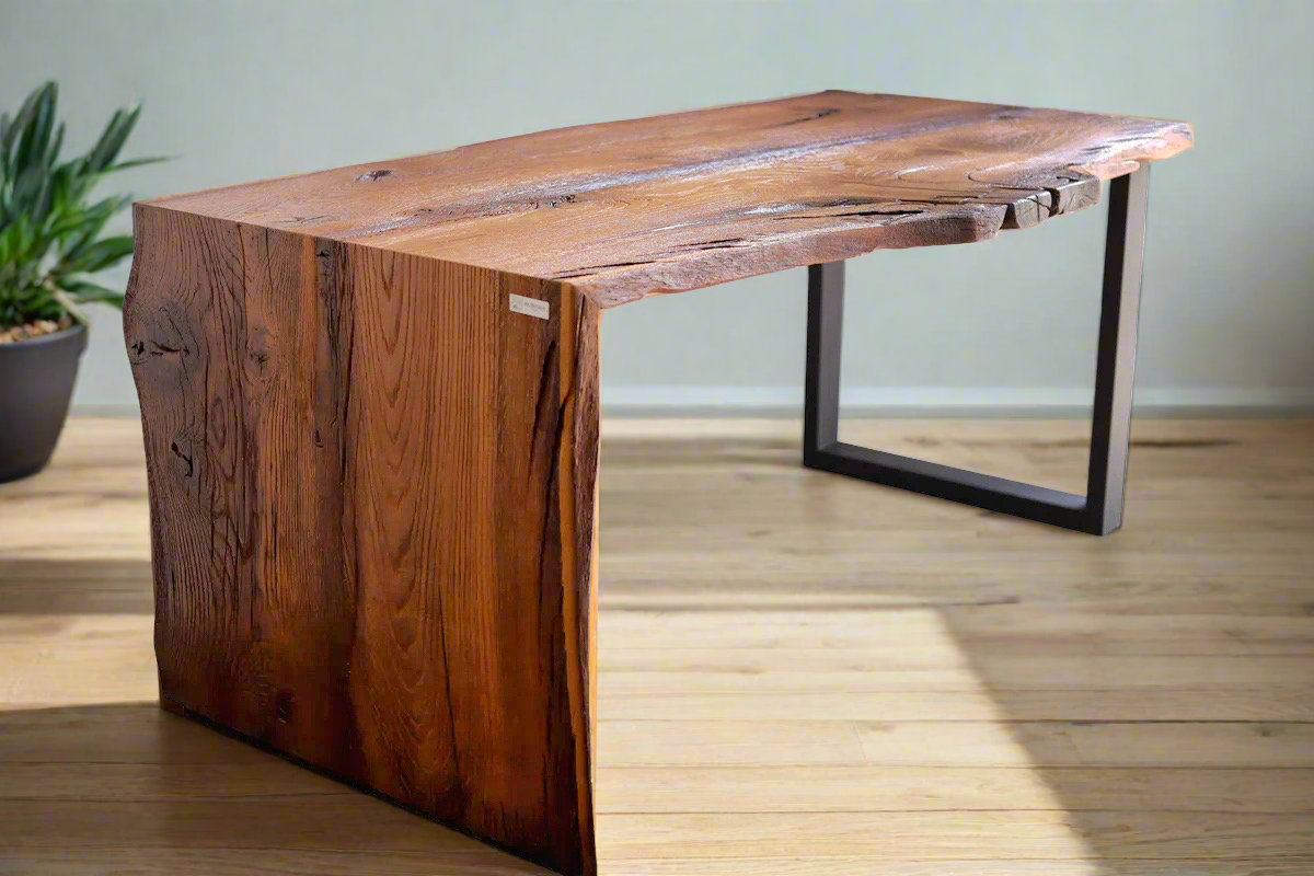 "Congur" Schreibtisch aus Holz- HolzRepublik