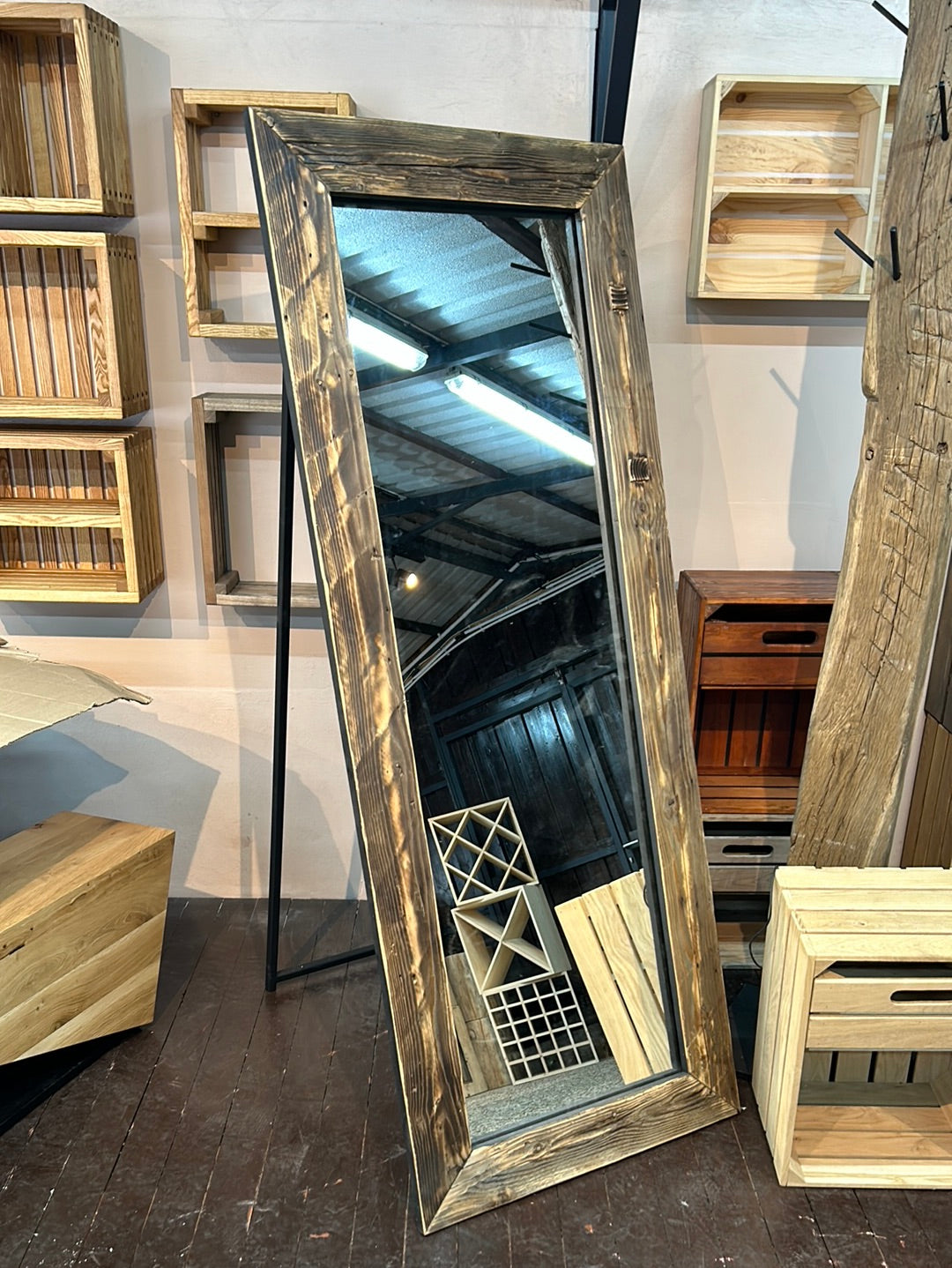 Eleganter Bodenspiegel mit Holzrahmen- HolzRepublik