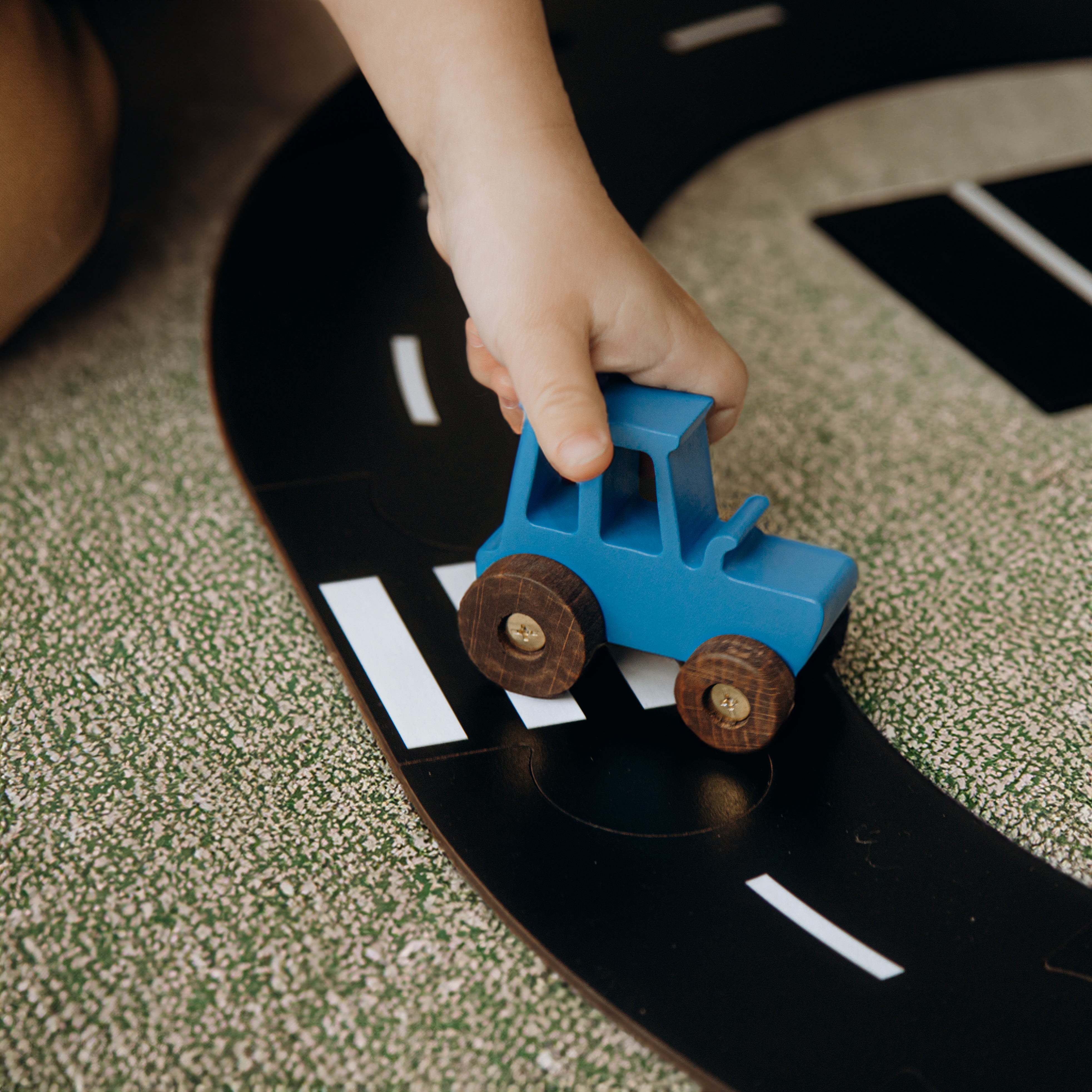 Holztraktor: Bauernhofabenteuer im Kinderzimmer- HolzRepublik