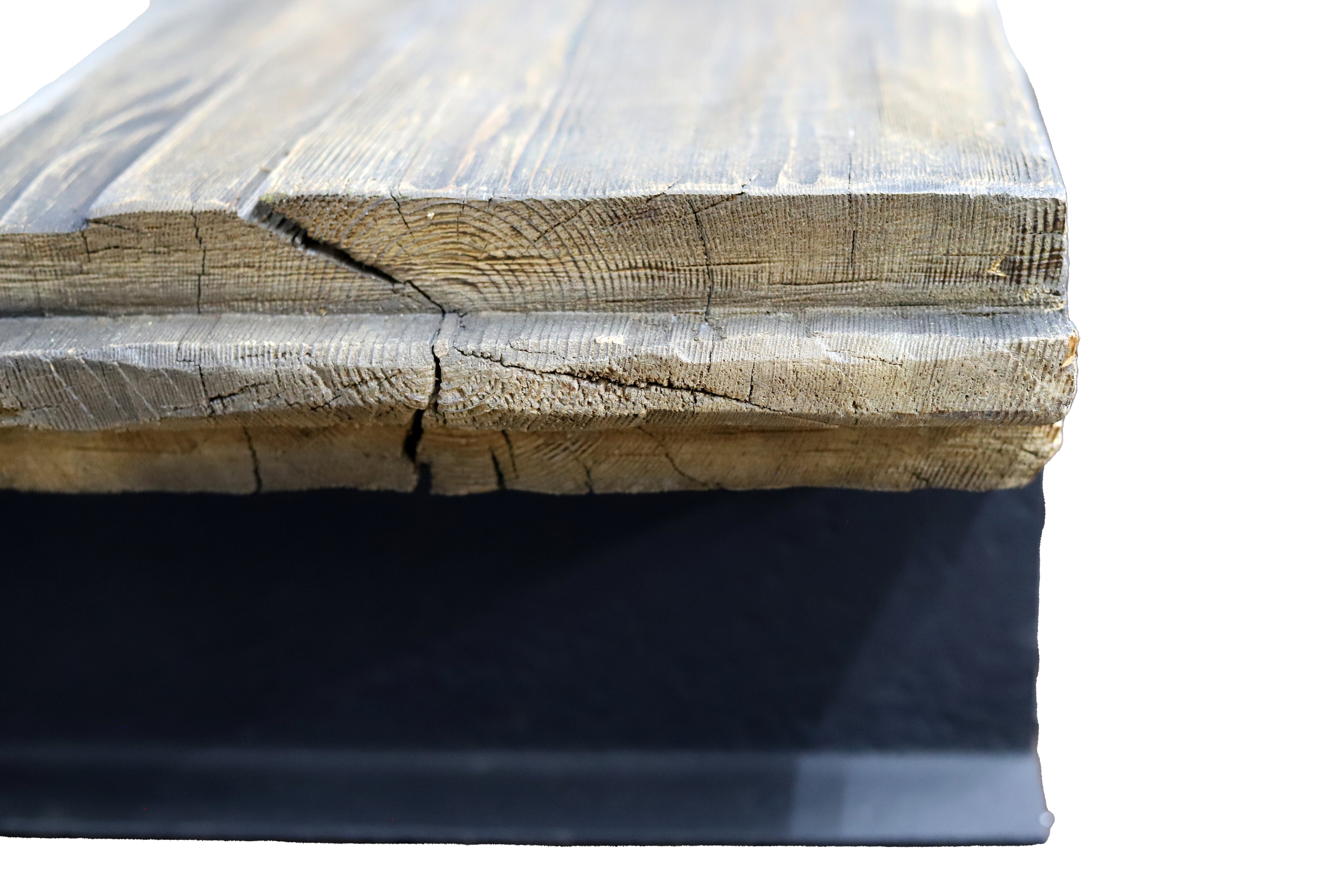 Rustikaler Couchtisch 106x71x28 cm aus originalem altem Holz / aus recyceltem Altholz- HolzRepublik