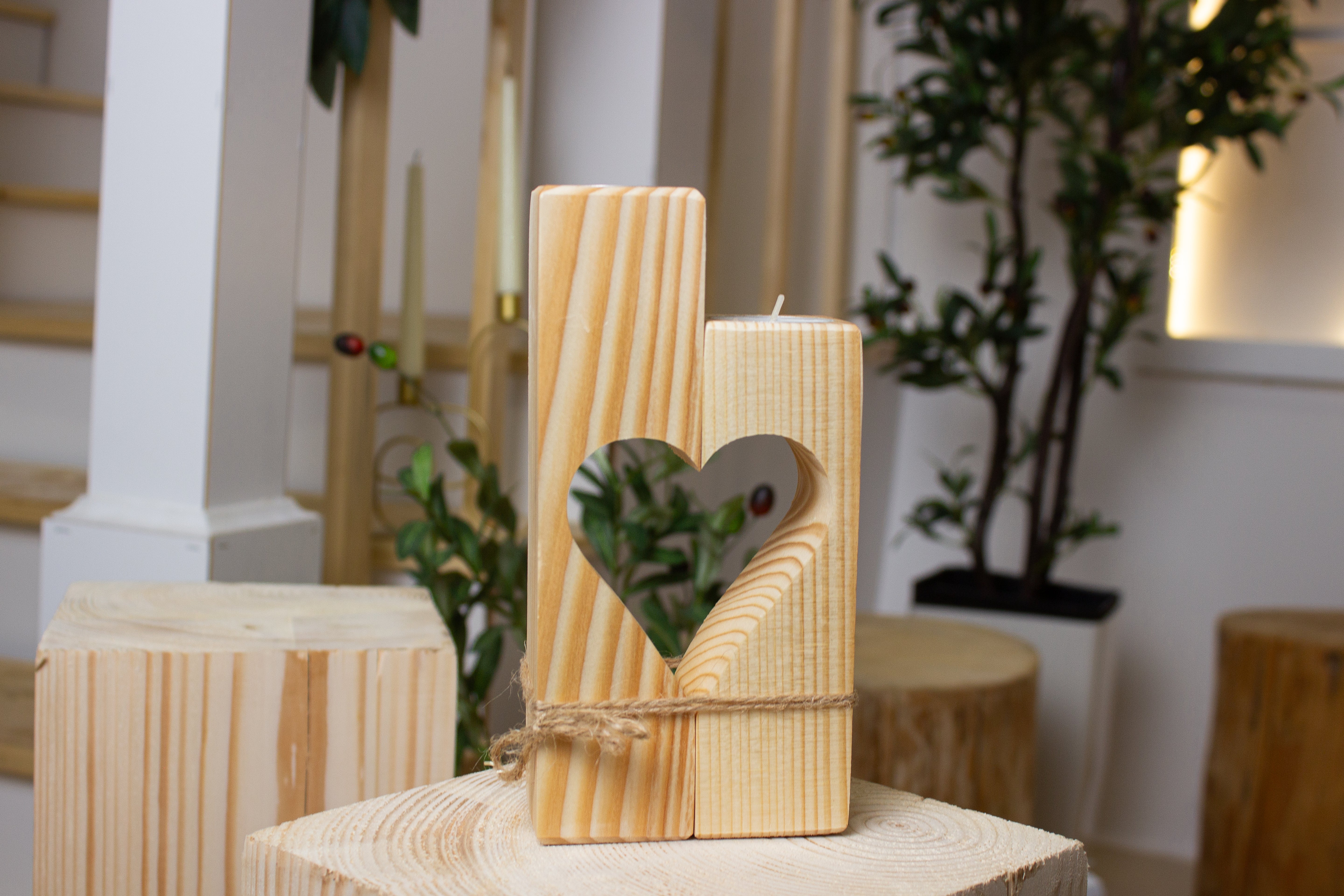 Holz Kerzenhalter mit Herzform - Natur- HolzRepublik