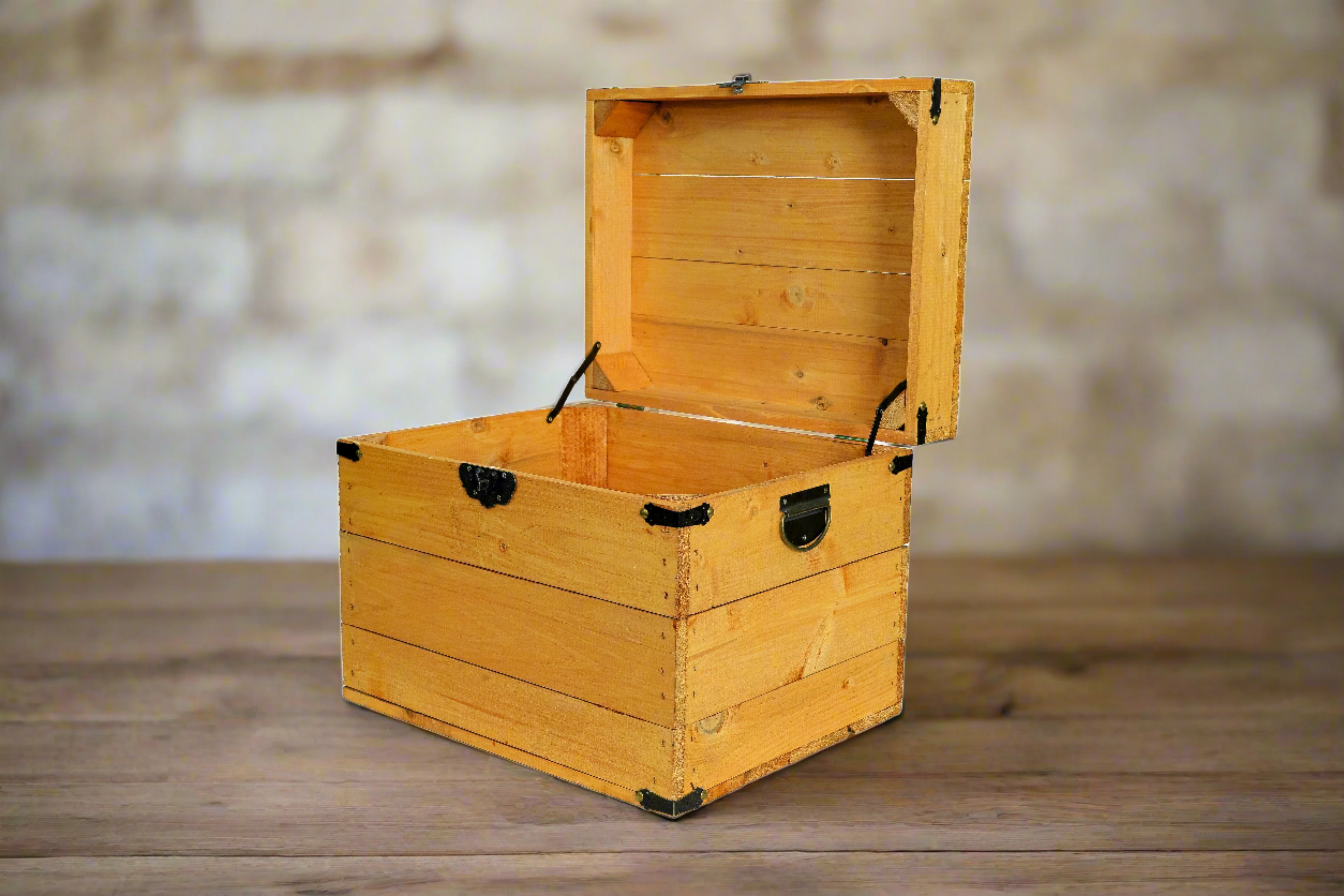 Neue dekorative Holztruhe 45x35x35xcm - gealterte Truhe / Dekotruhe / Kleine Schatztruhe- HolzRepublik