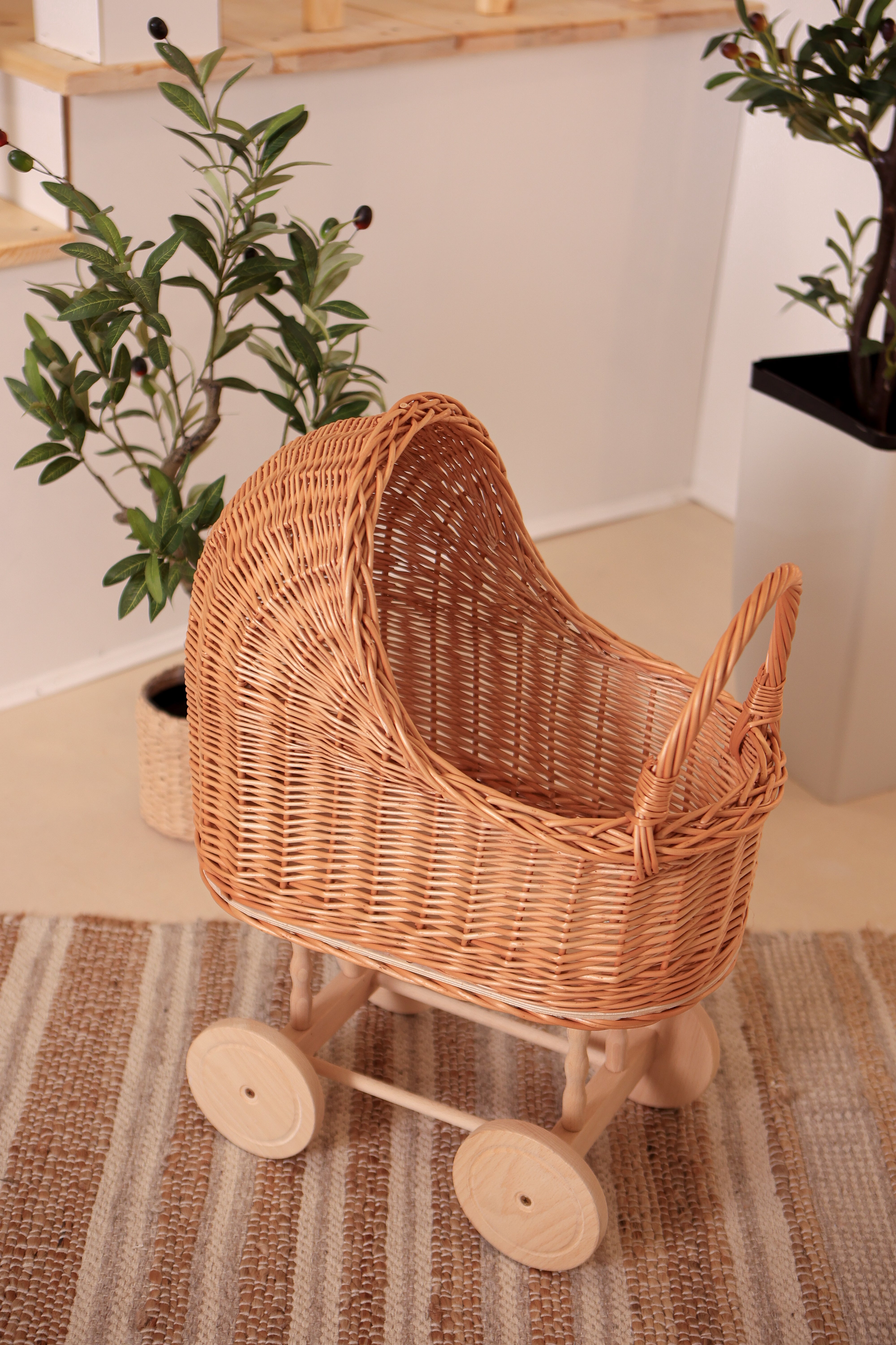 Wicker Puppenwagen - Ein Erbstück für die Spielzeit- HolzRepublik