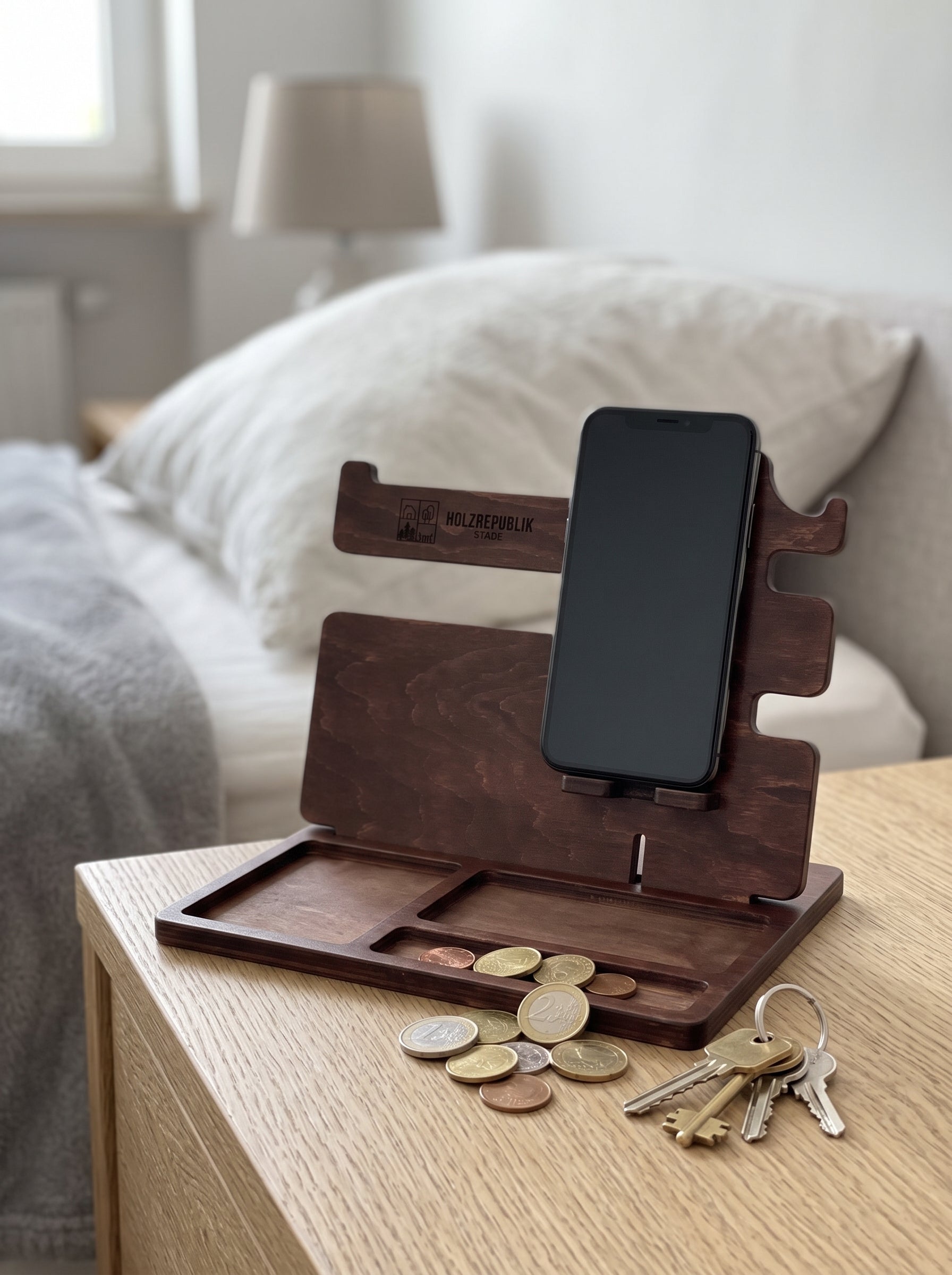 Holz-Dockingstation für Handy & Uhr Braun– Ladestation für Nachttisch & Schreibtisch / Smartphone-Ständer & Uhrenhalter aus Naturholz / Praktisches Männergeschenk