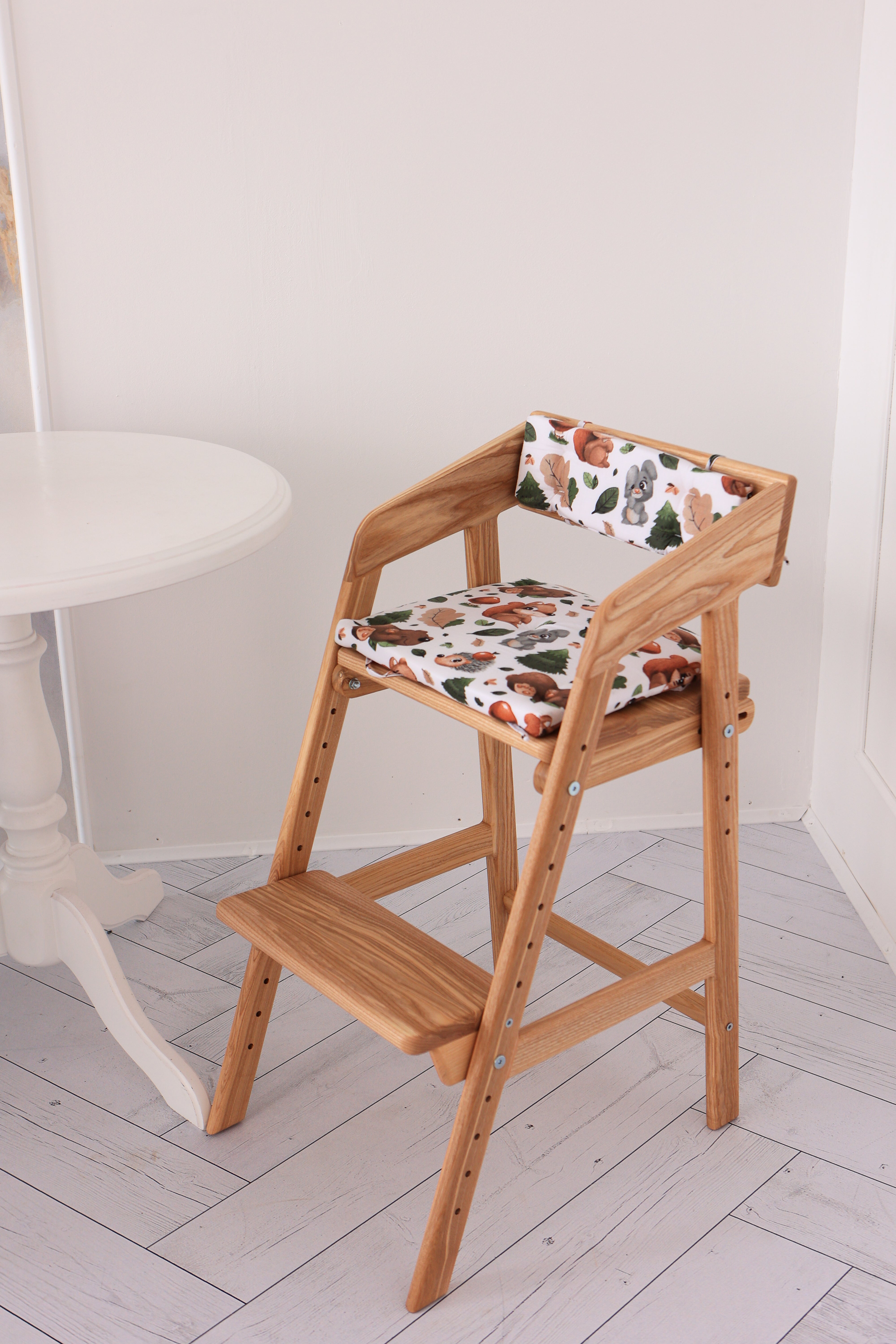 Anatomischer Kinderstuhl / Hochstuhl– Wächst mit Ihrem Kind- HolzRepublik
