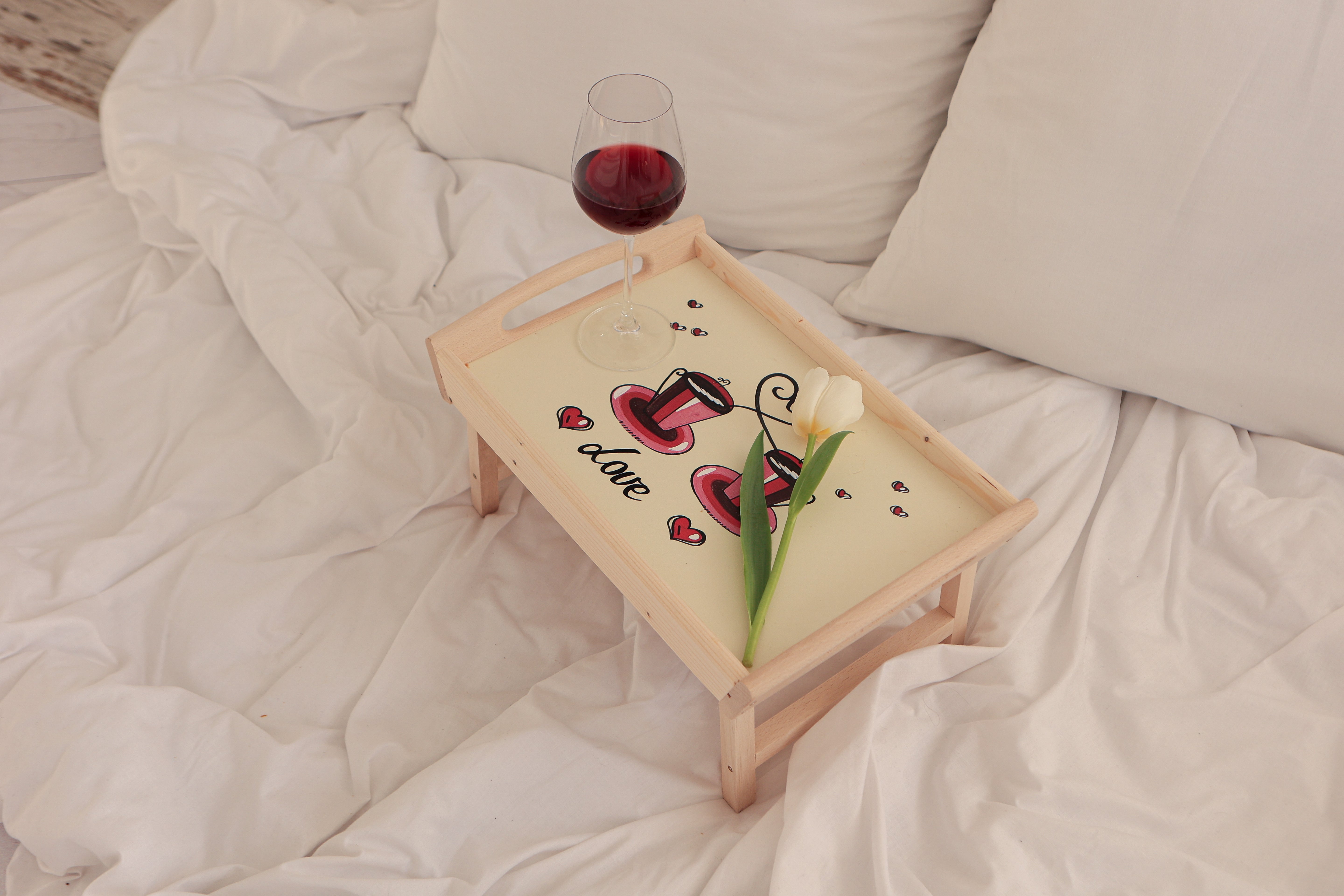Holztablett "Love", mit Füßen- HolzRepublik
