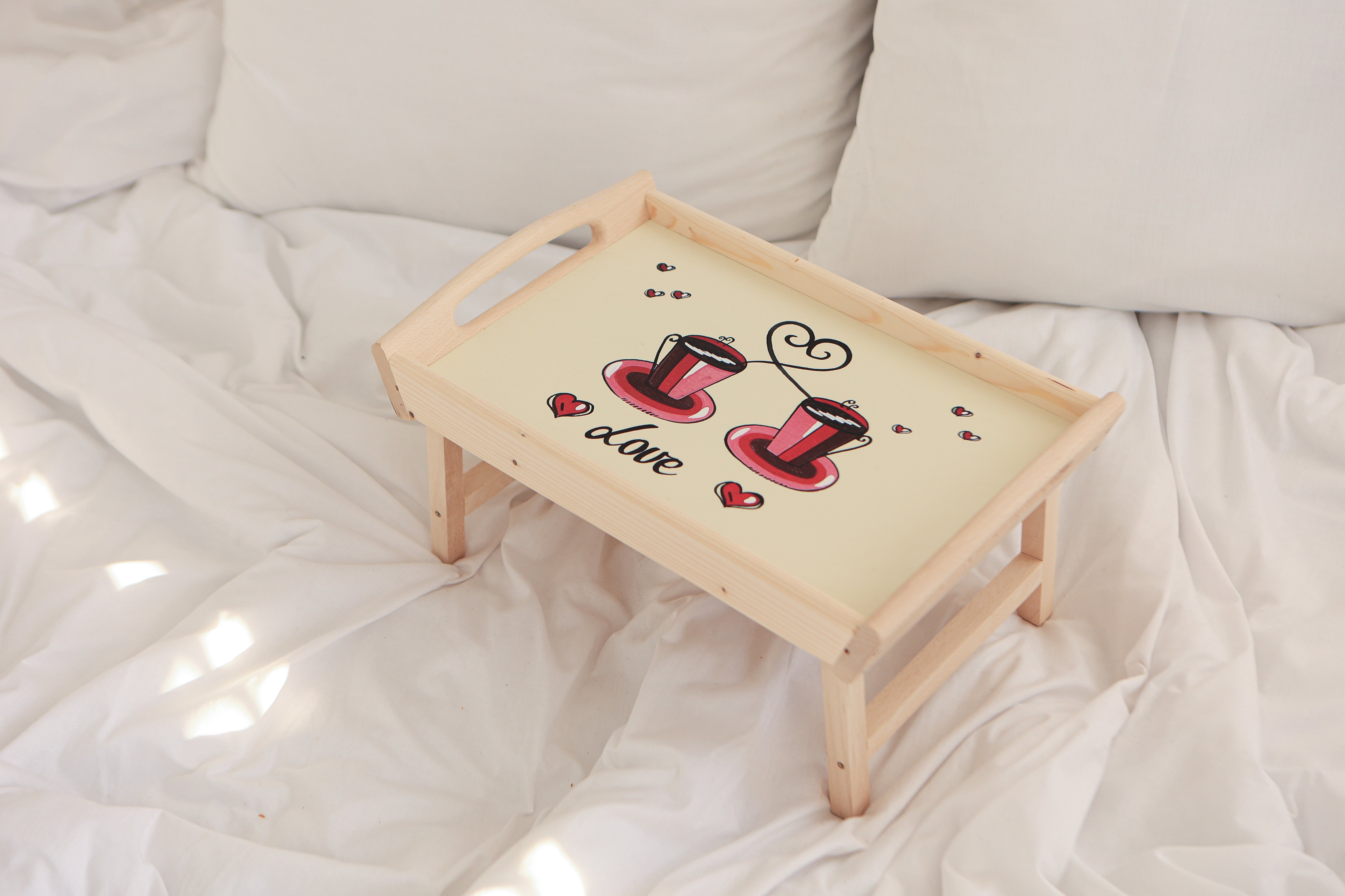 Holztablett "Love", mit Füßen- HolzRepublik