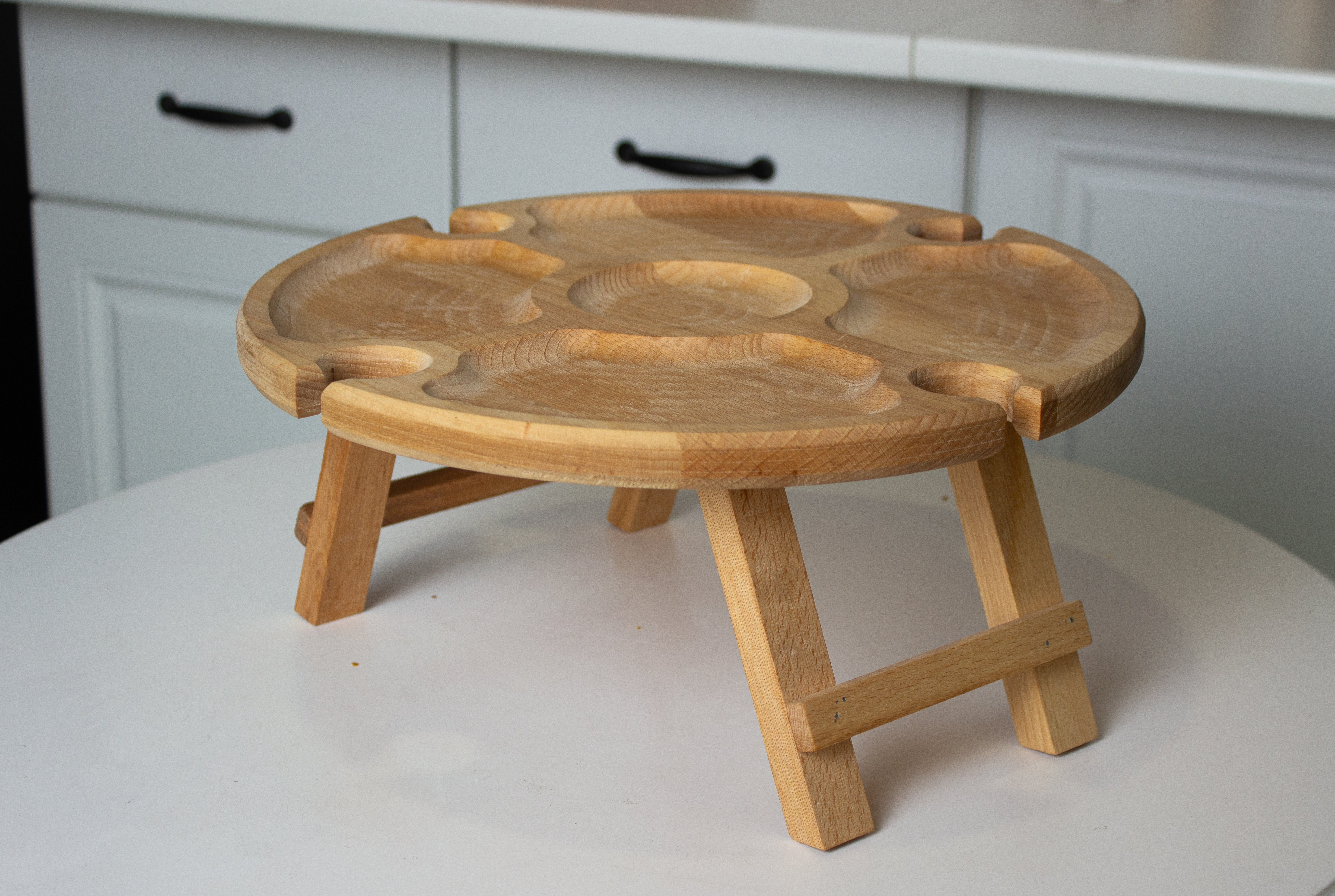 Rundes multifunktionales Serviertablett aus Buchenholz- HolzRepublik