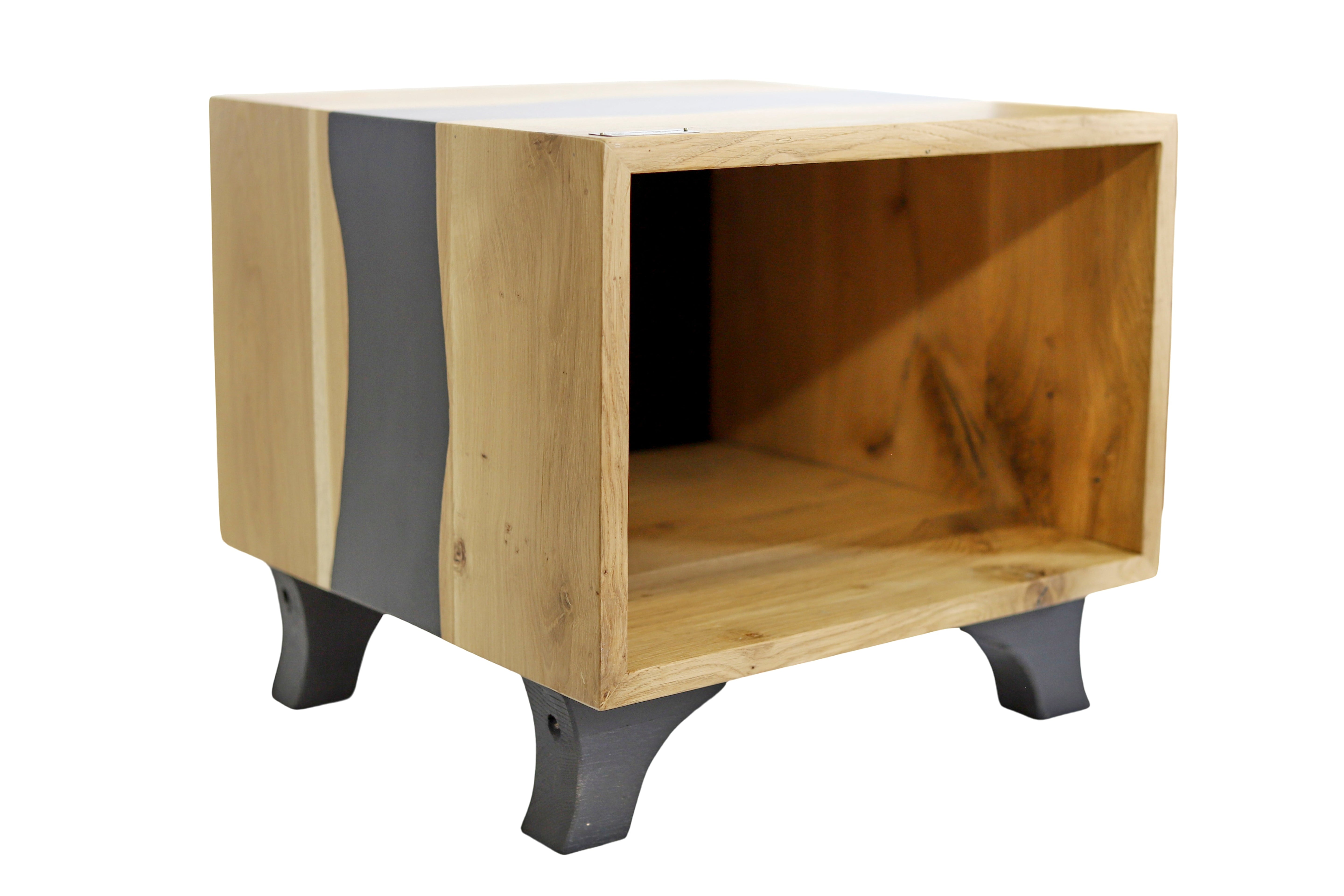 Nachttisch mit Schwarzem Epoxid aus Eichenholz / Design-Nachttisch- HolzRepublik