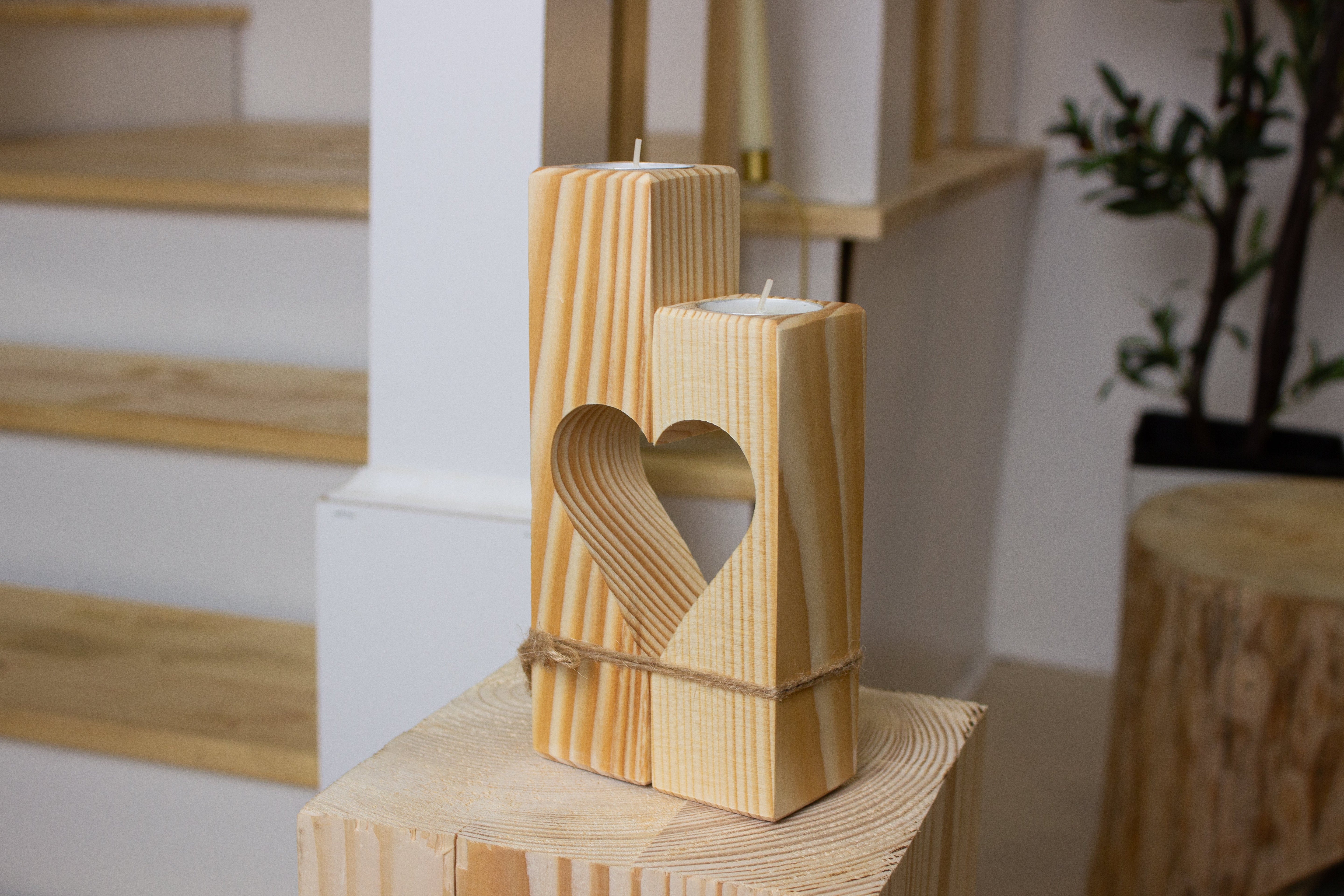 Holz Kerzenhalter mit Herzform - Natur- HolzRepublik