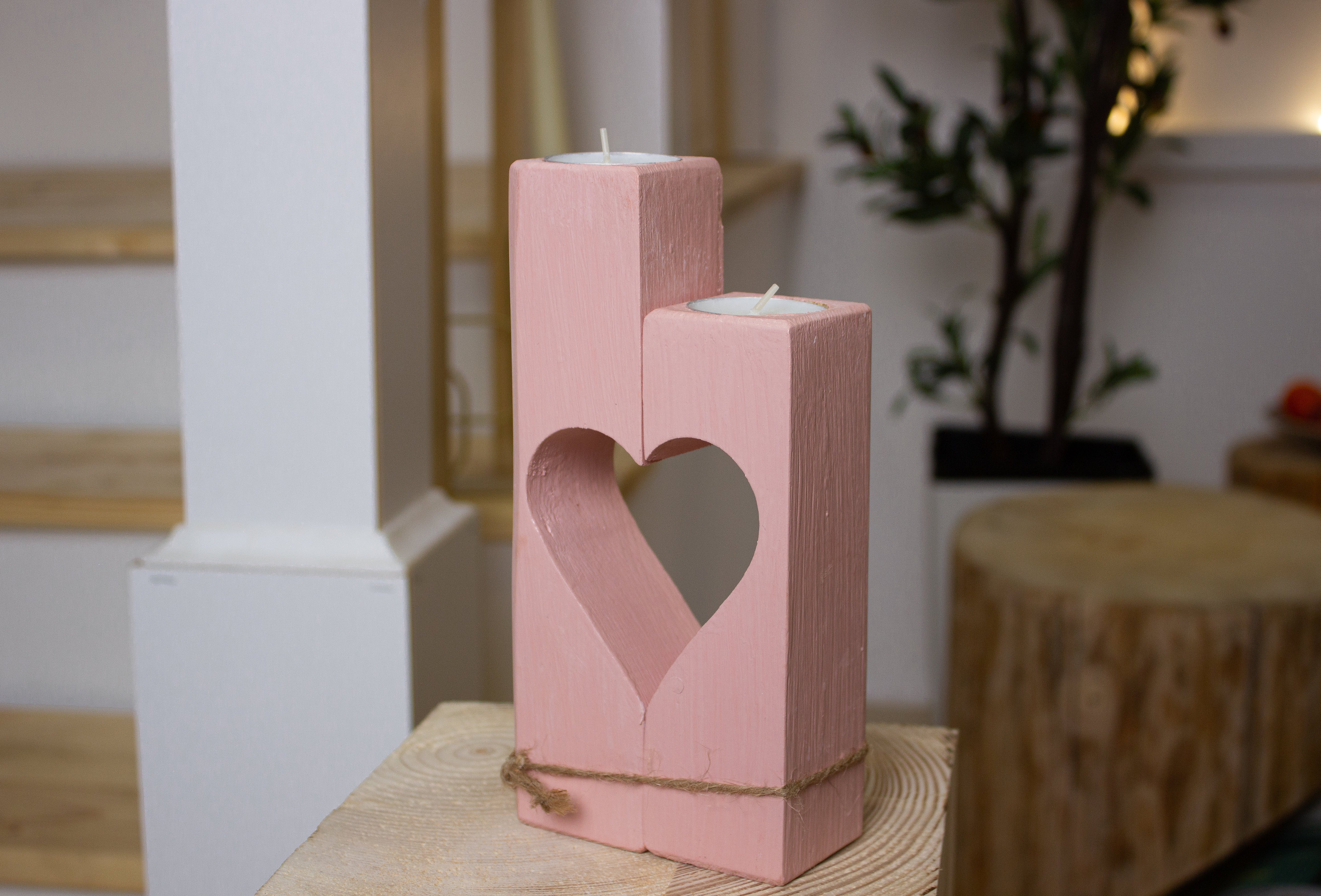 Holz Kerzenhalter mit Herzform - Rosa- HolzRepublik