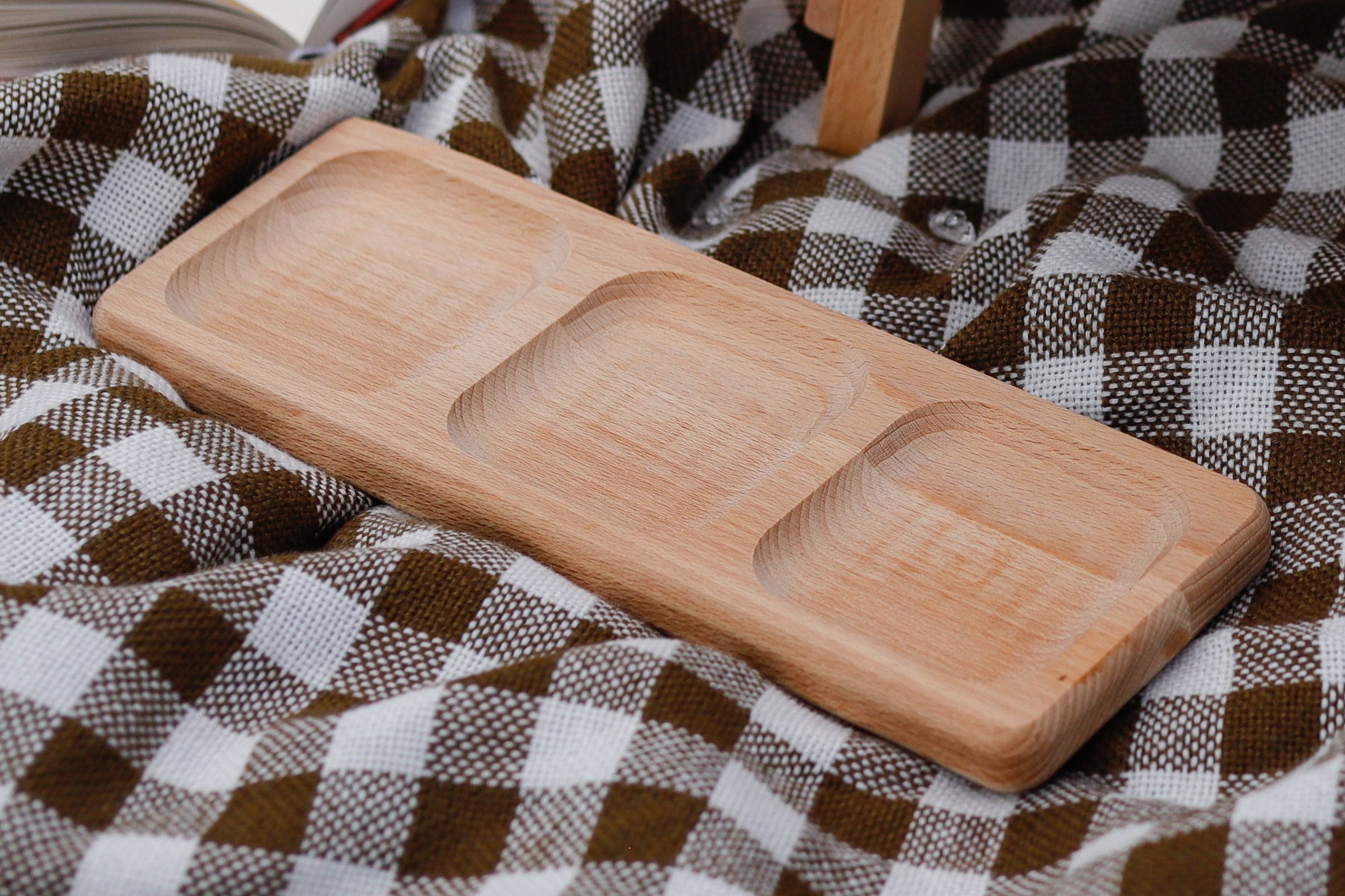 Holzteller / Holzuntersetzer / Holztablett / Servierplatte aus Buchenholz- HolzRepublik