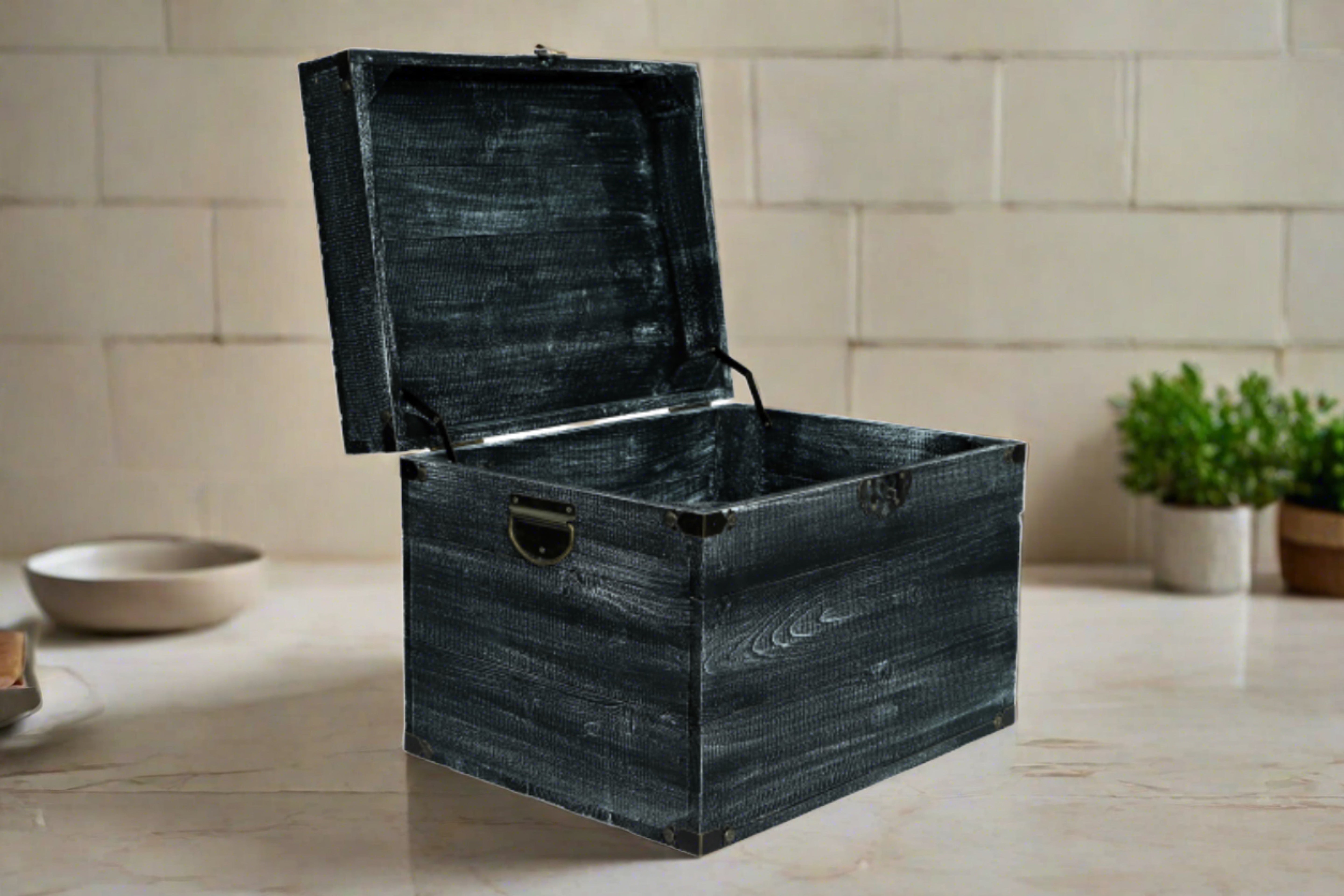 Neue dekorative Holztruhe 45x35x35xcm - Schabby Schwarz - Truhe / Dekotruhe / Kleine Schatztruhe- HolzRepublik