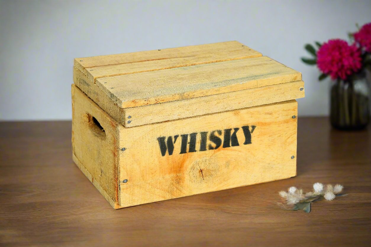 Originale Alte Holztruhe "Whisky" in verschiedenen Größen - Truhe Natur gebraucht / Altholz- HolzRepublik