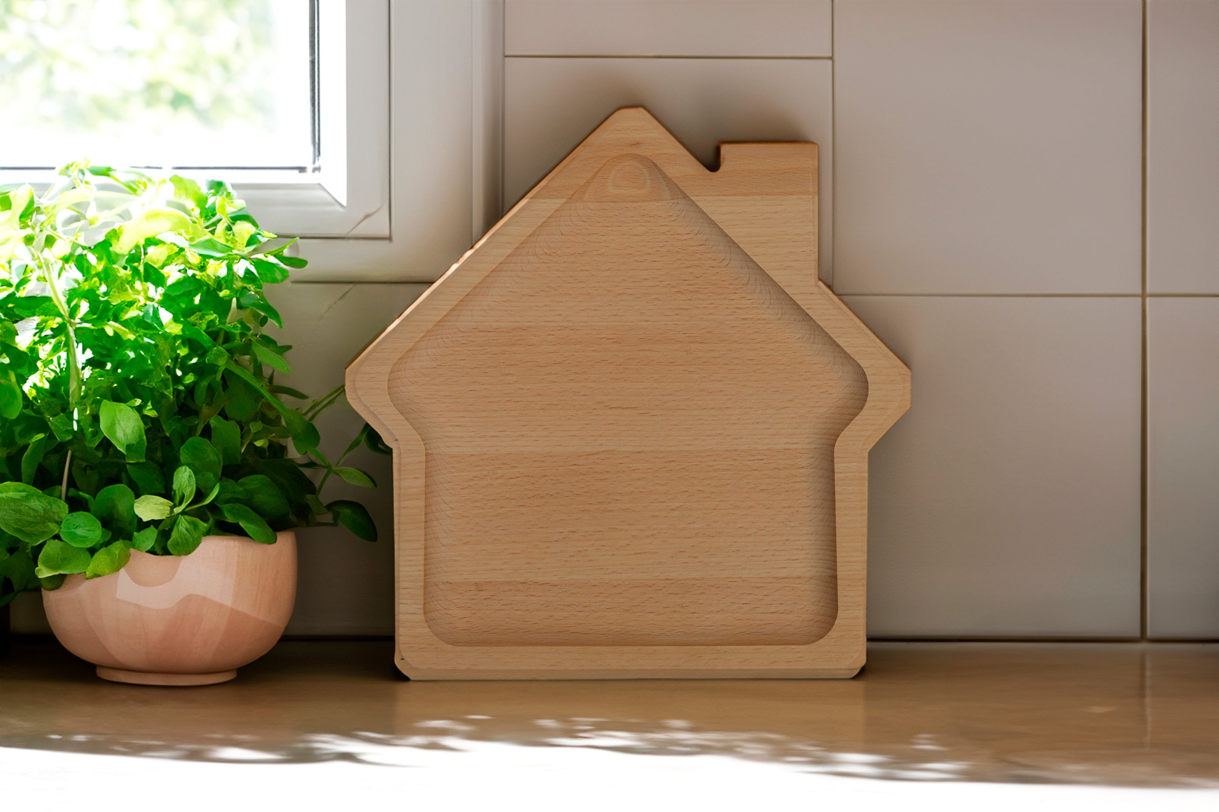    Holzteller / Holzuntersetzer / Holztablett / Servierplatte "Haus"- HolzRepublik