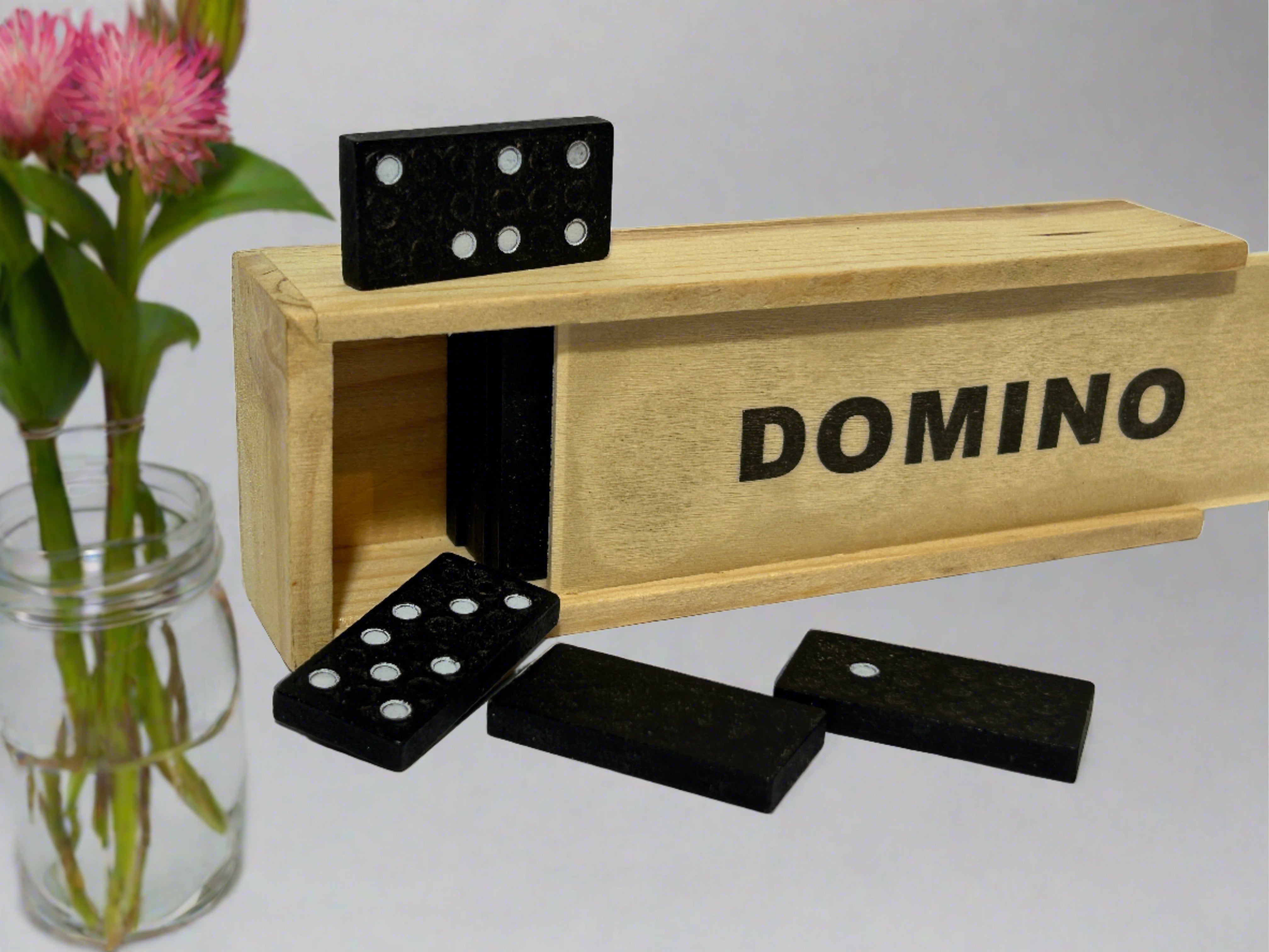    Domino: Ein zeitloses Brettspiel für die ganze Familie- HolzRepublik