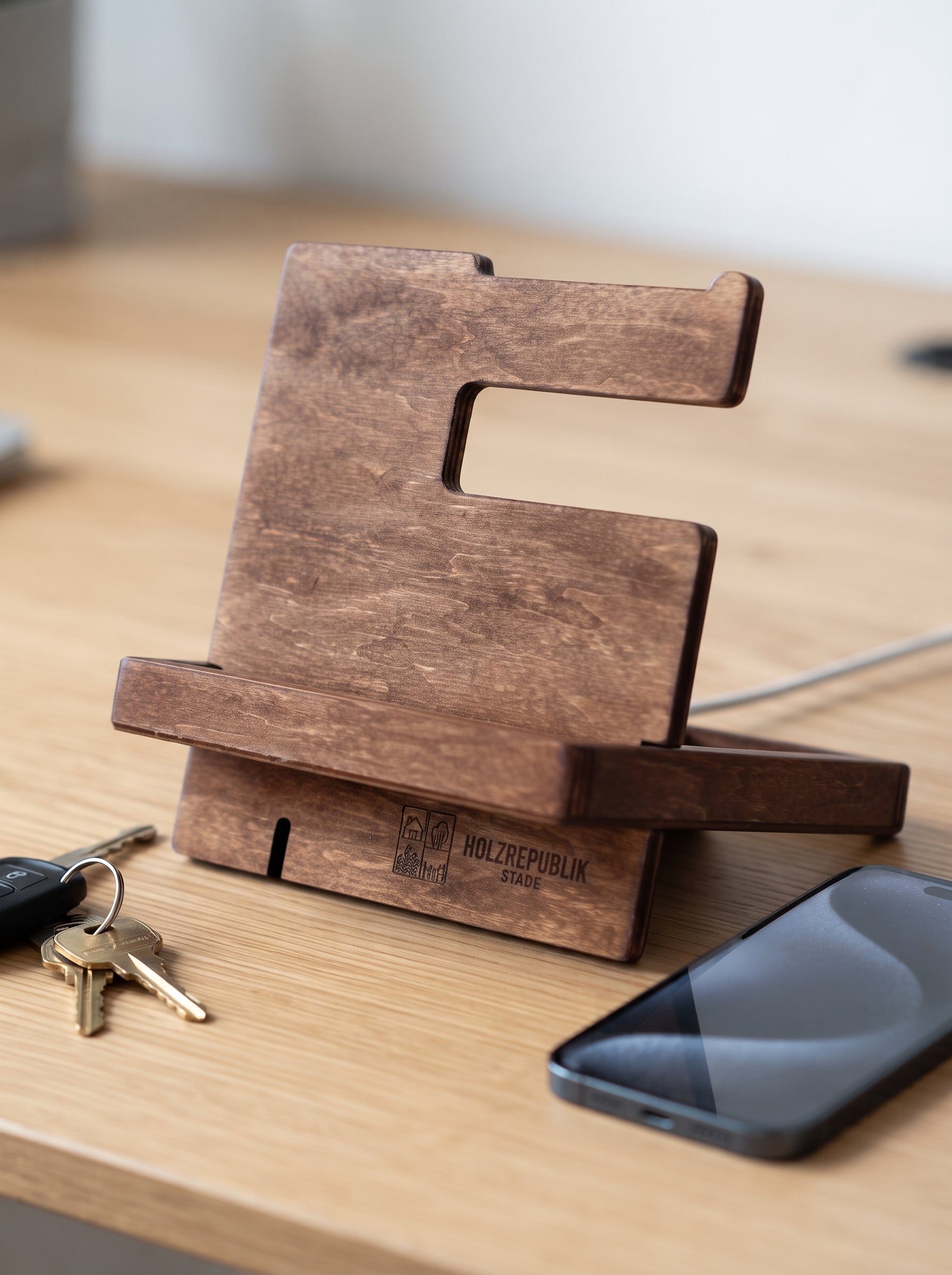 Holz-Dockingstation für Handy & Uhr Braun – Ladestation für Nachttisch & Schreibtisch