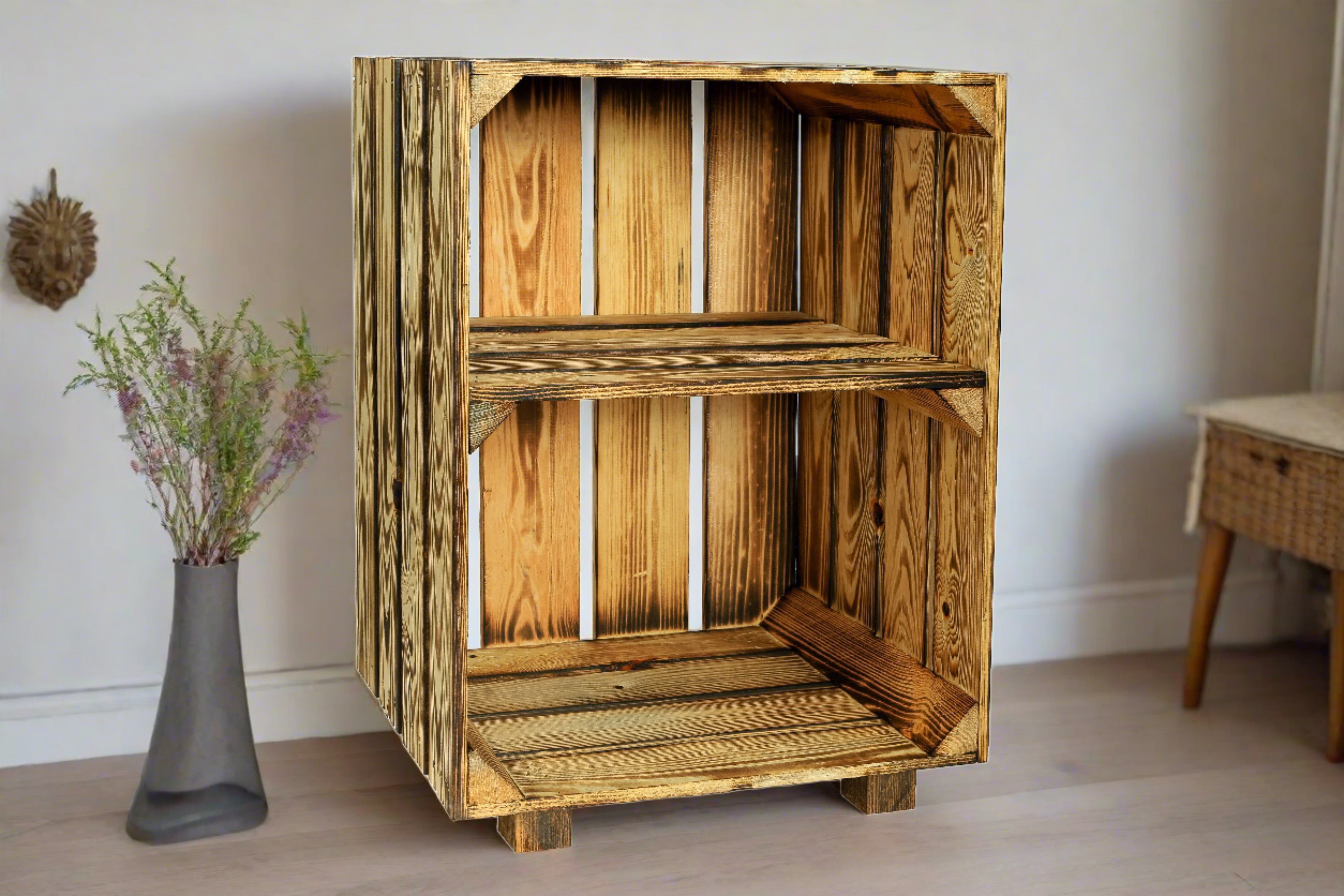    Neue Holzkiste BettyNachttisch Geflammt mit Mittelbrett 30,5x40x54 cm / Nachttisch aus Holz / Obstkistenregal / Schuhschrank / Schuhkiste- HolzRepublik