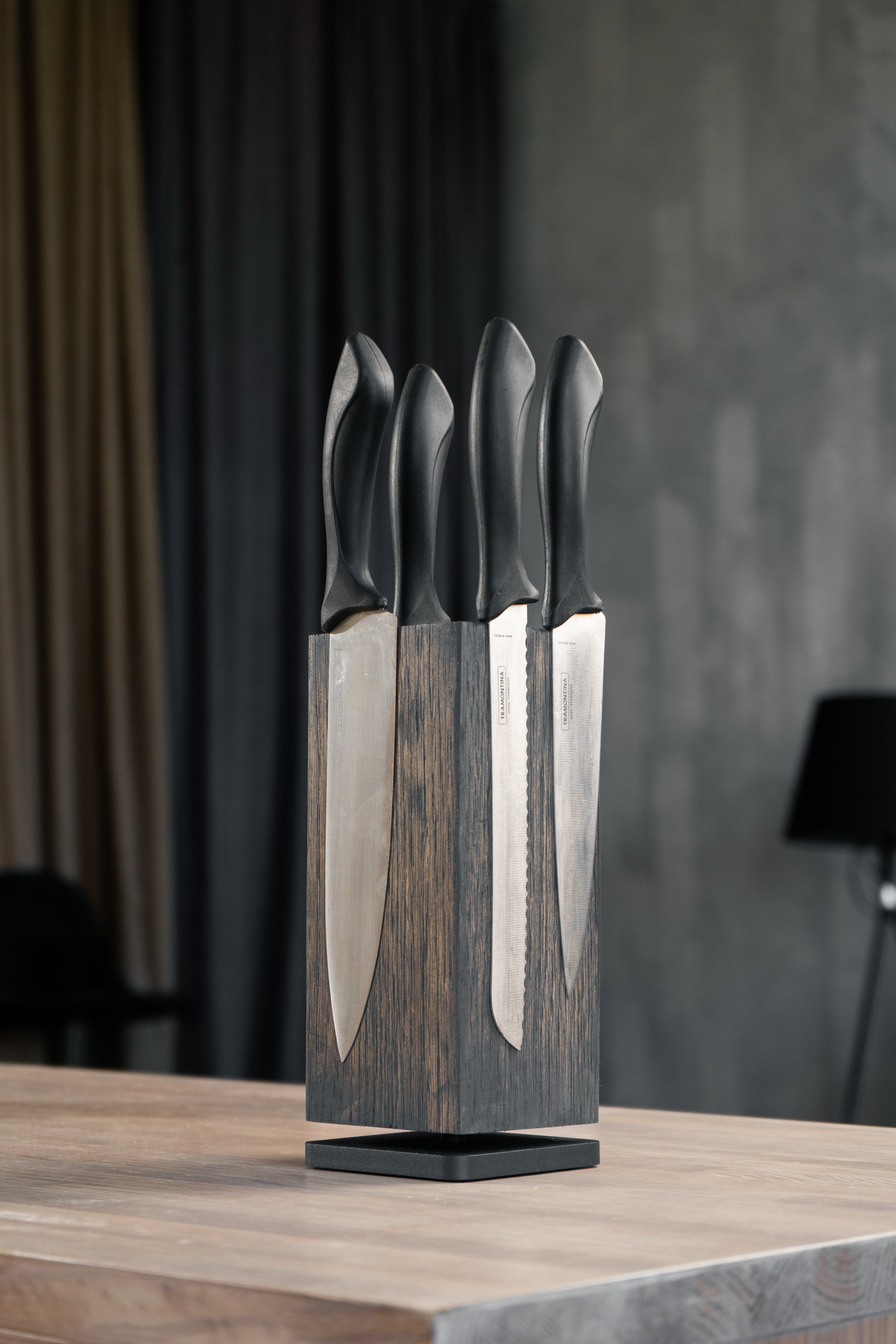    360° Magnetischer Messerblock aus Holz, Handgefertigter Messerhalter, Drehbarer Messerorganizer- Schokolade- HolzRepublik