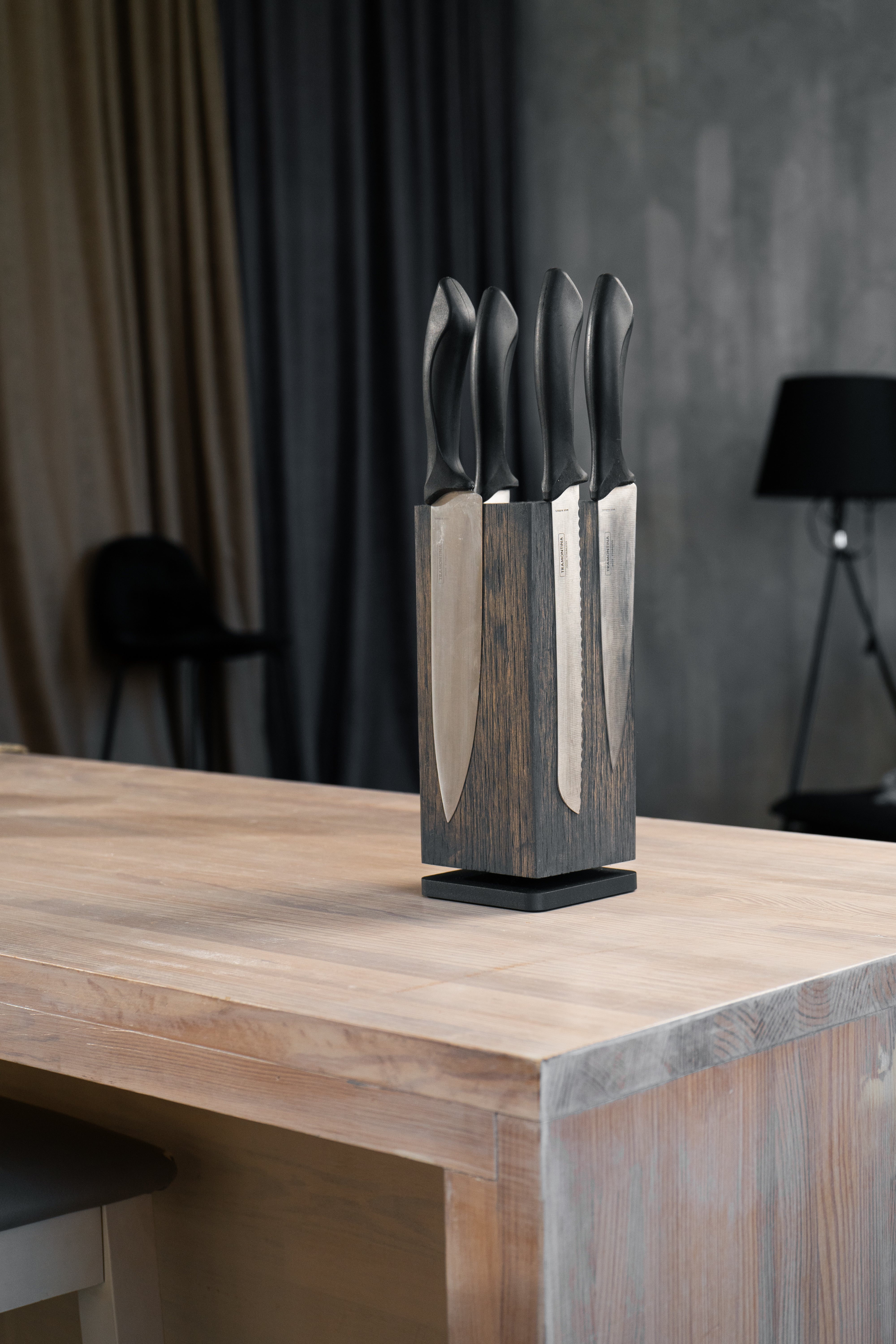    360° Magnetischer Messerblock aus Holz, Handgefertigter Messerhalter, Drehbarer Messerorganizer- Schokolade- HolzRepublik