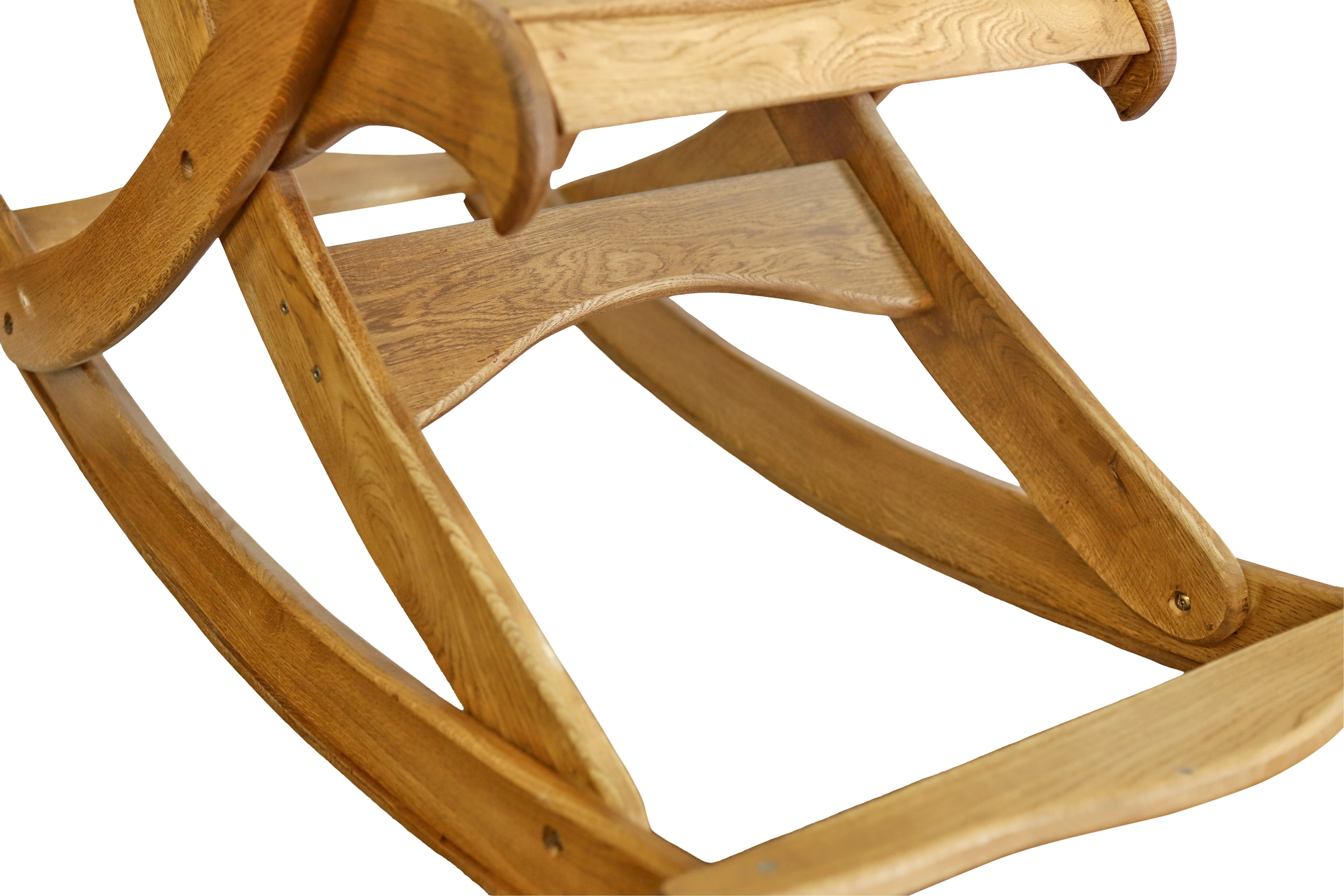    Schaukelstuhl aus massivem Eichenholz Braun / Massivholz / Wippstuhl aus Eiche- HolzRepublik