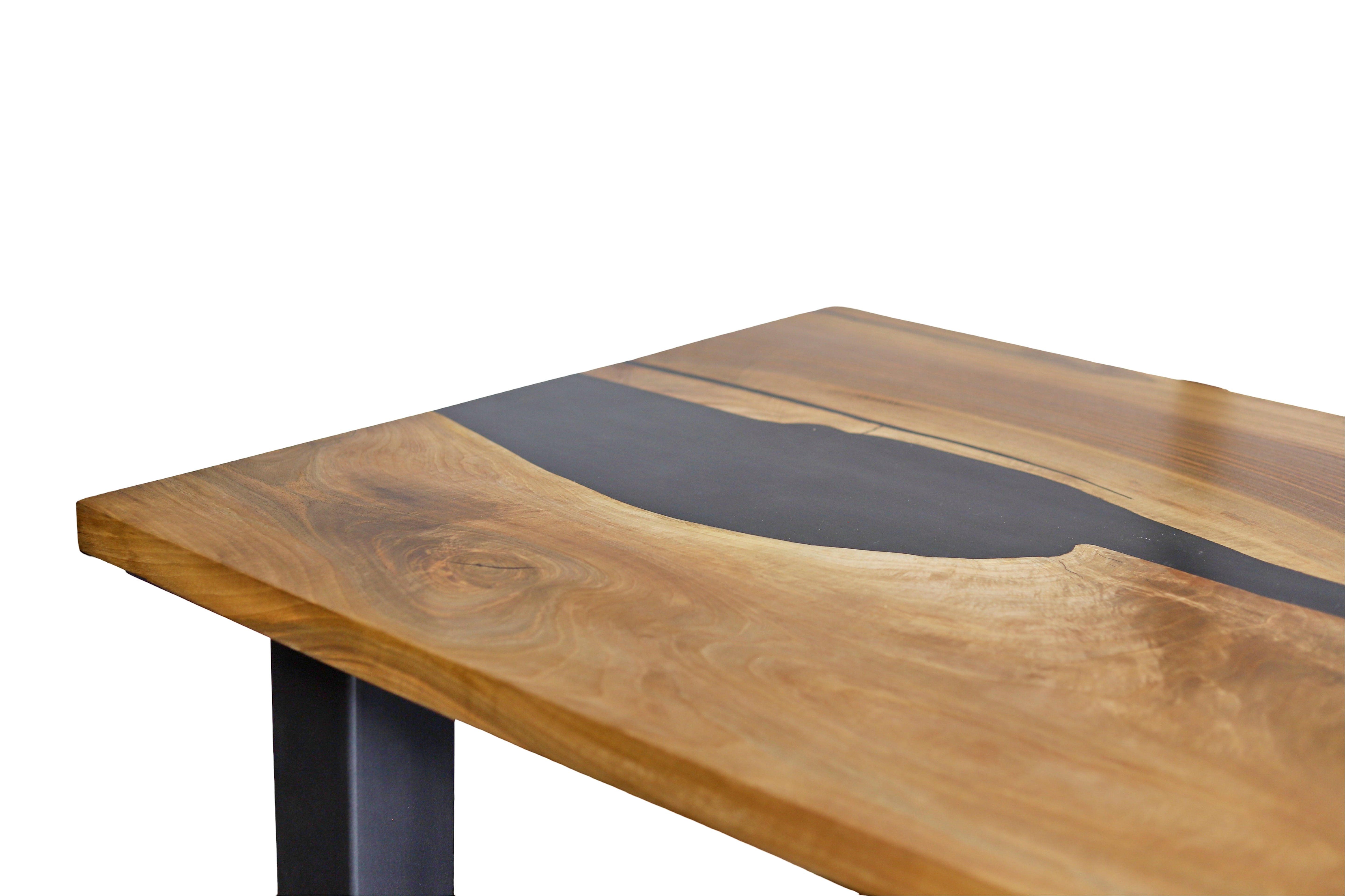    Rechteckige Esstischplatte mit schwarzem Epoxidharz / Holztischplatte- HolzRepublik