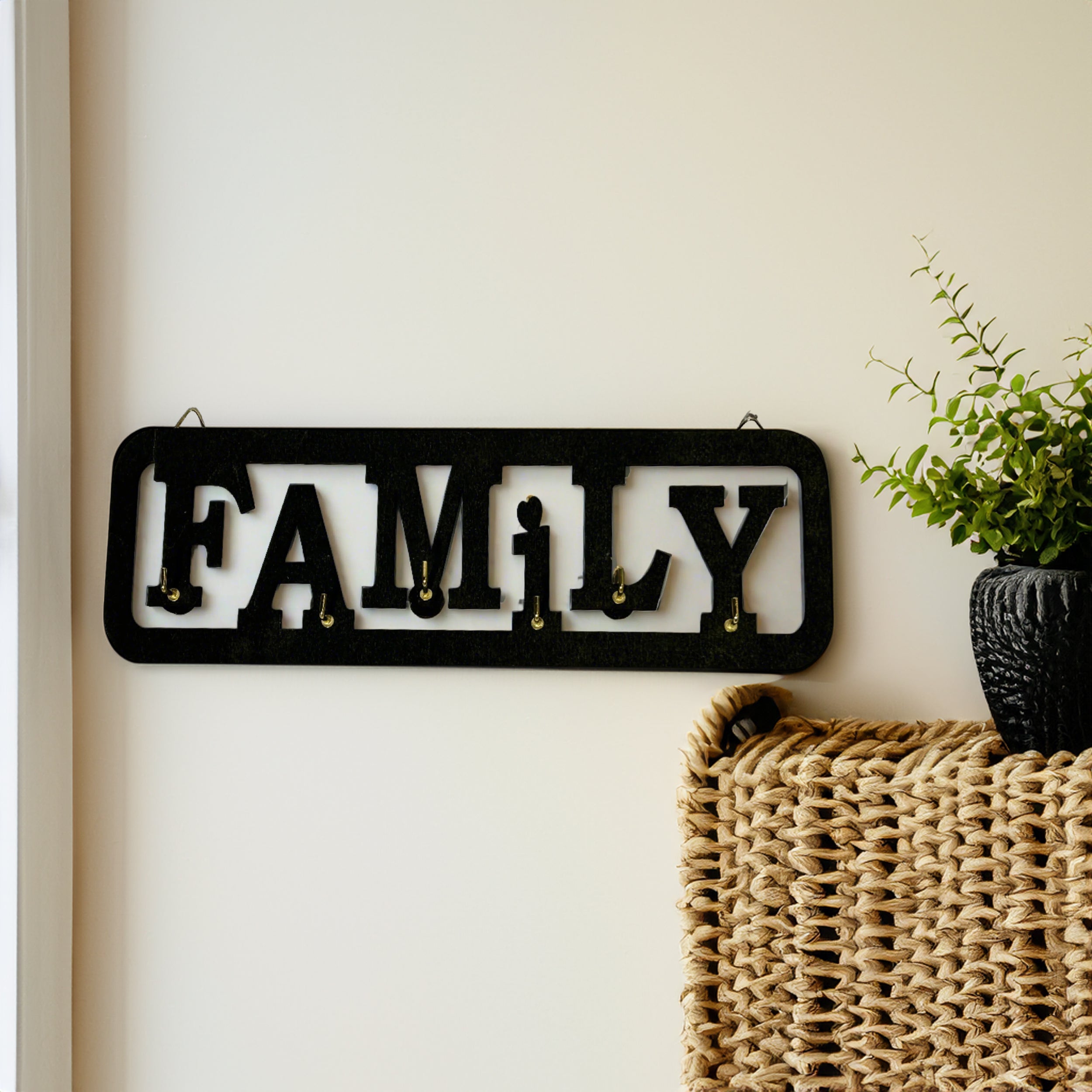    Praktischer handgefertigter Schlüsselhalter "Family"- HolzRepublik